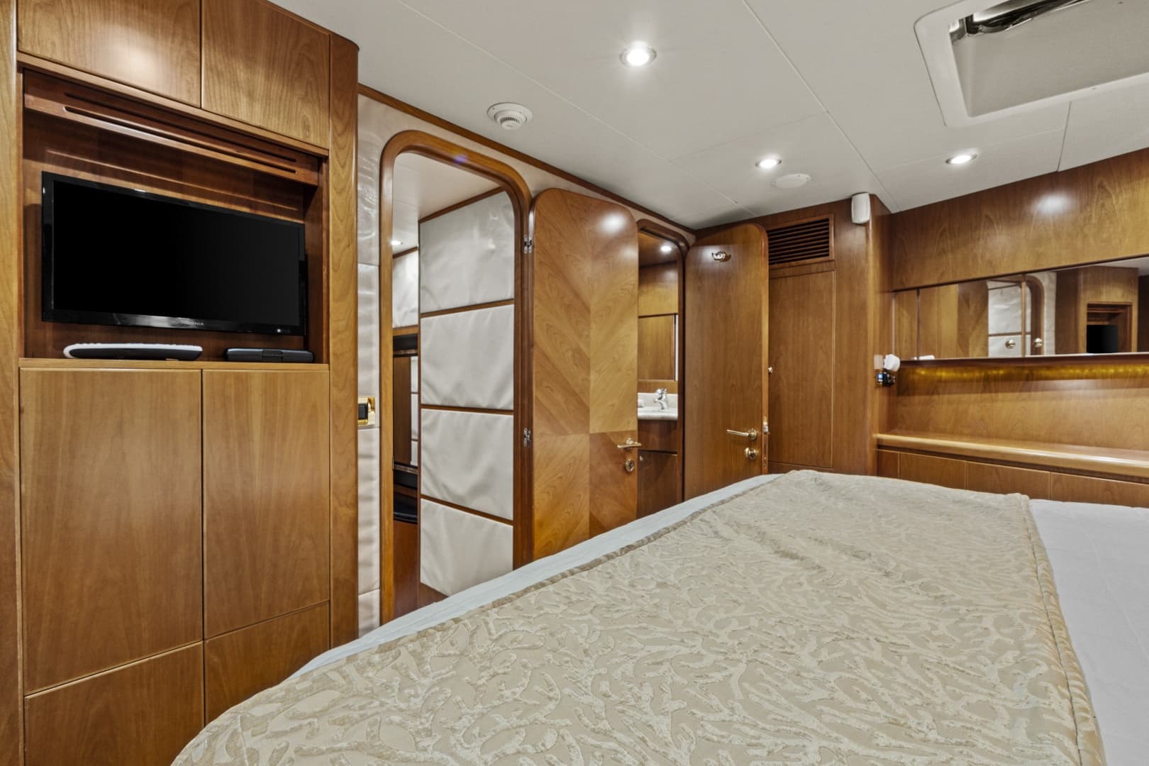 VIP Looking To Port