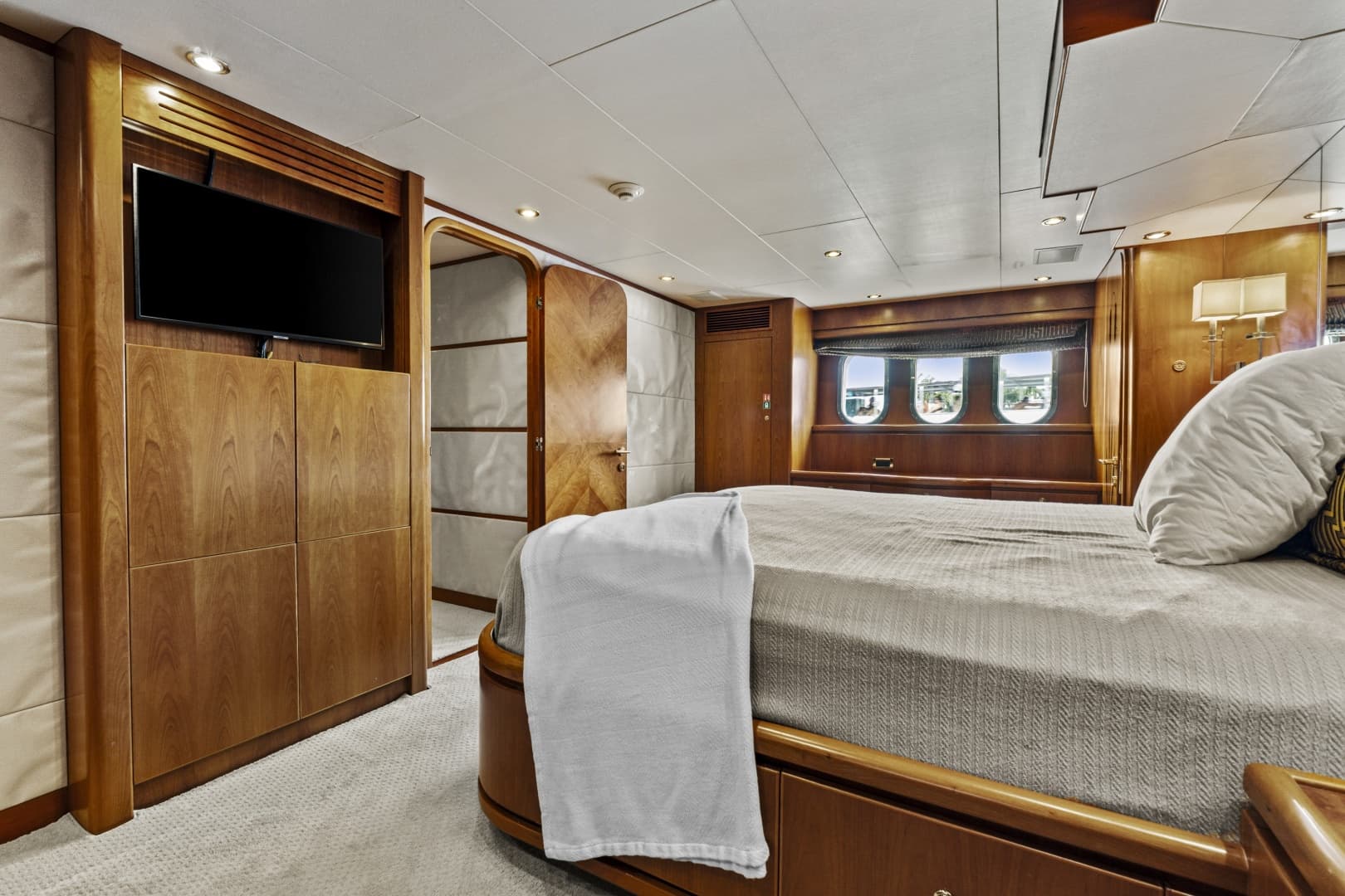 Master Looking To Starboard