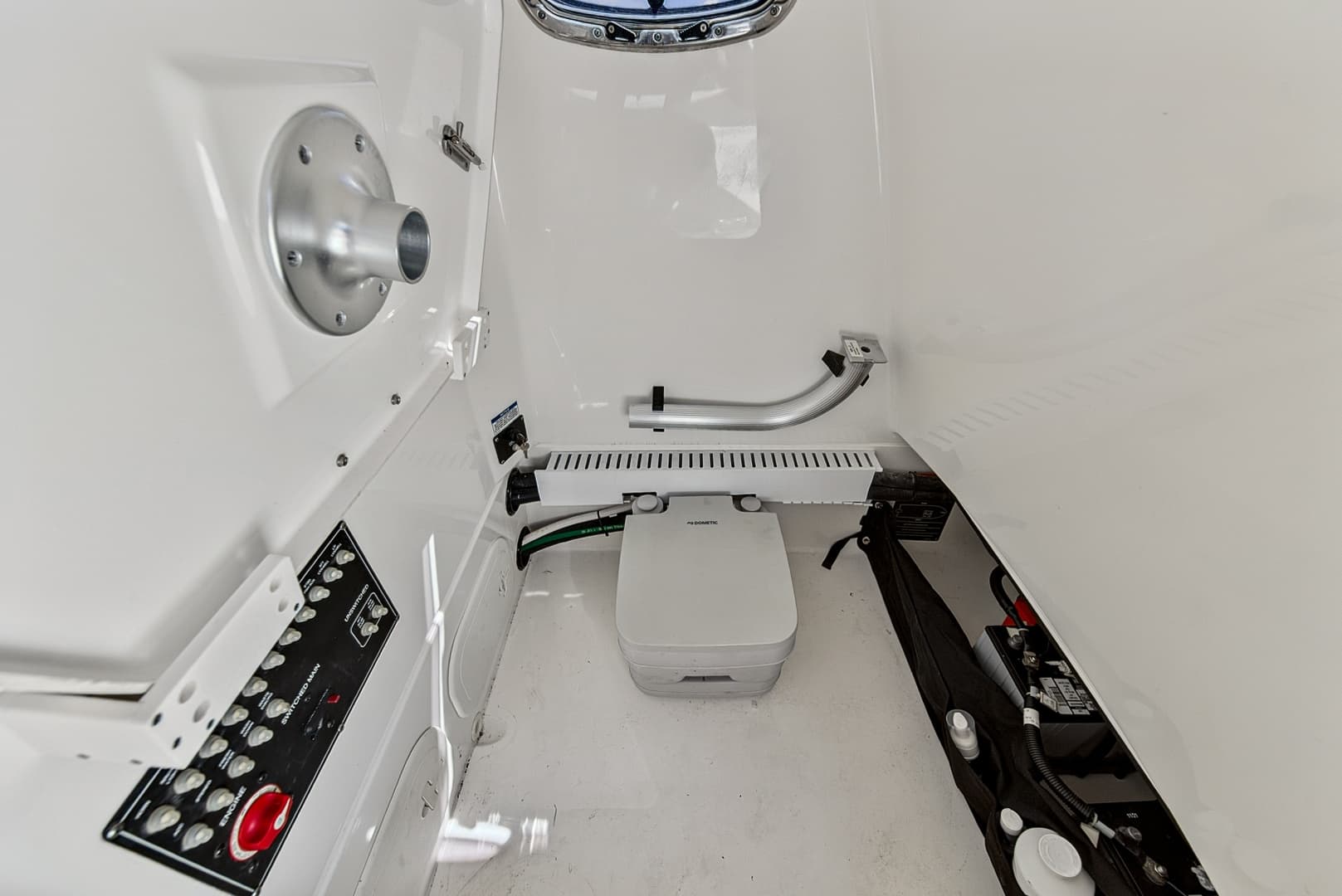 2022 Boston Whaler 230 Outrage