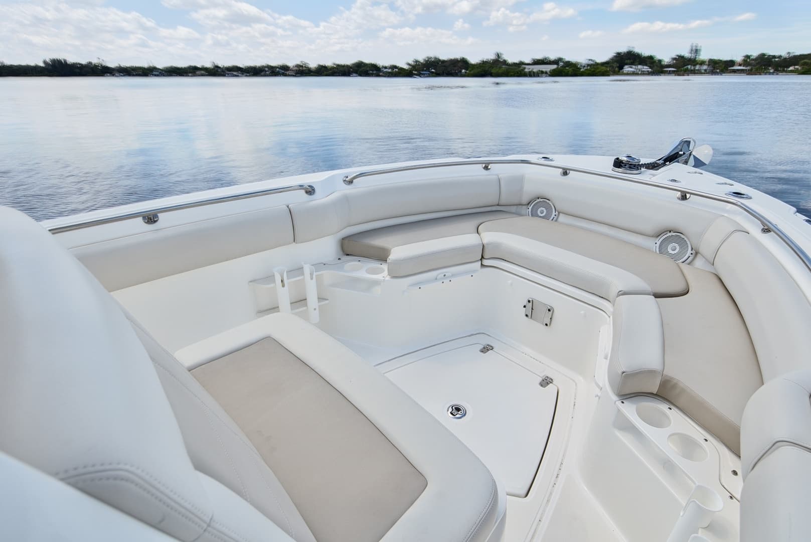 2022 Boston Whaler 230 Outrage