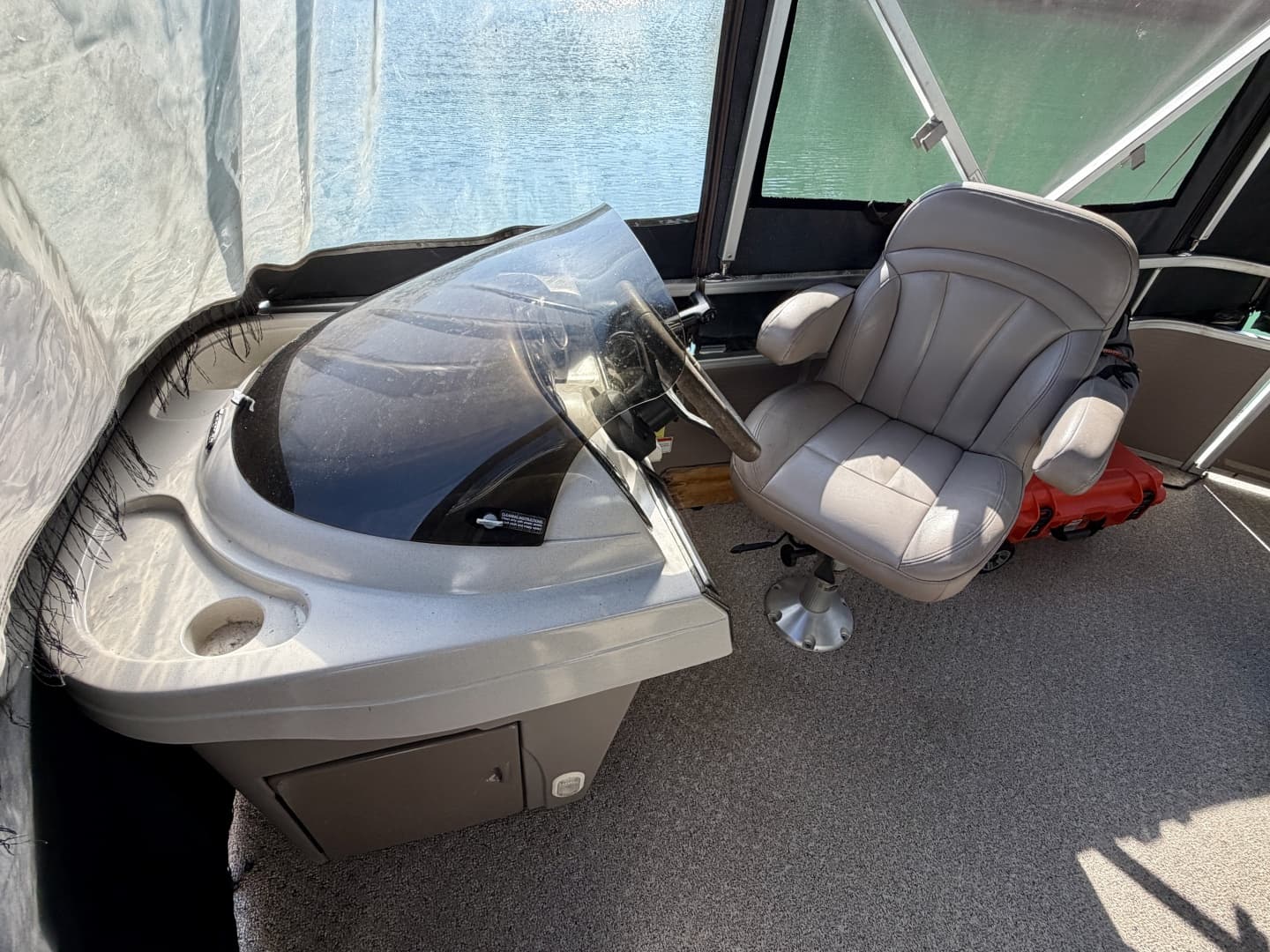 1994 Custom 20 x 33 Floating Cabin - Approx 613sqft