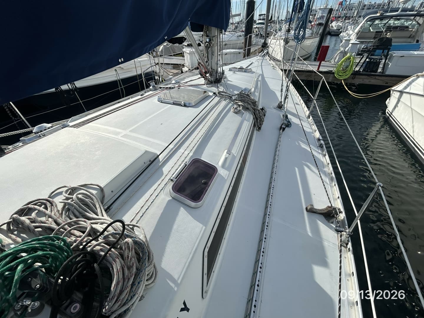 42' Beneteau foredeck4
