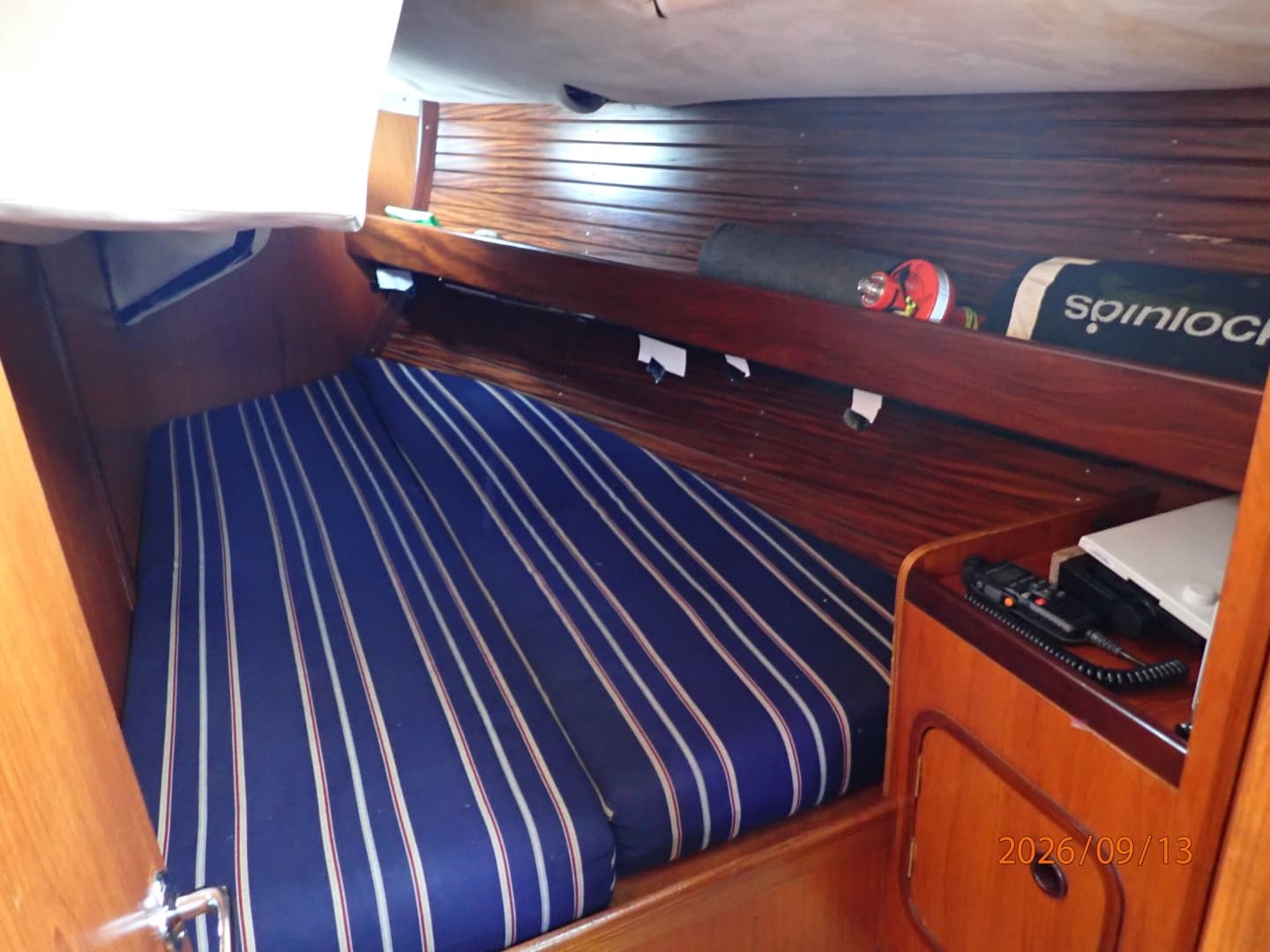 42' Beneteau aft stateroom