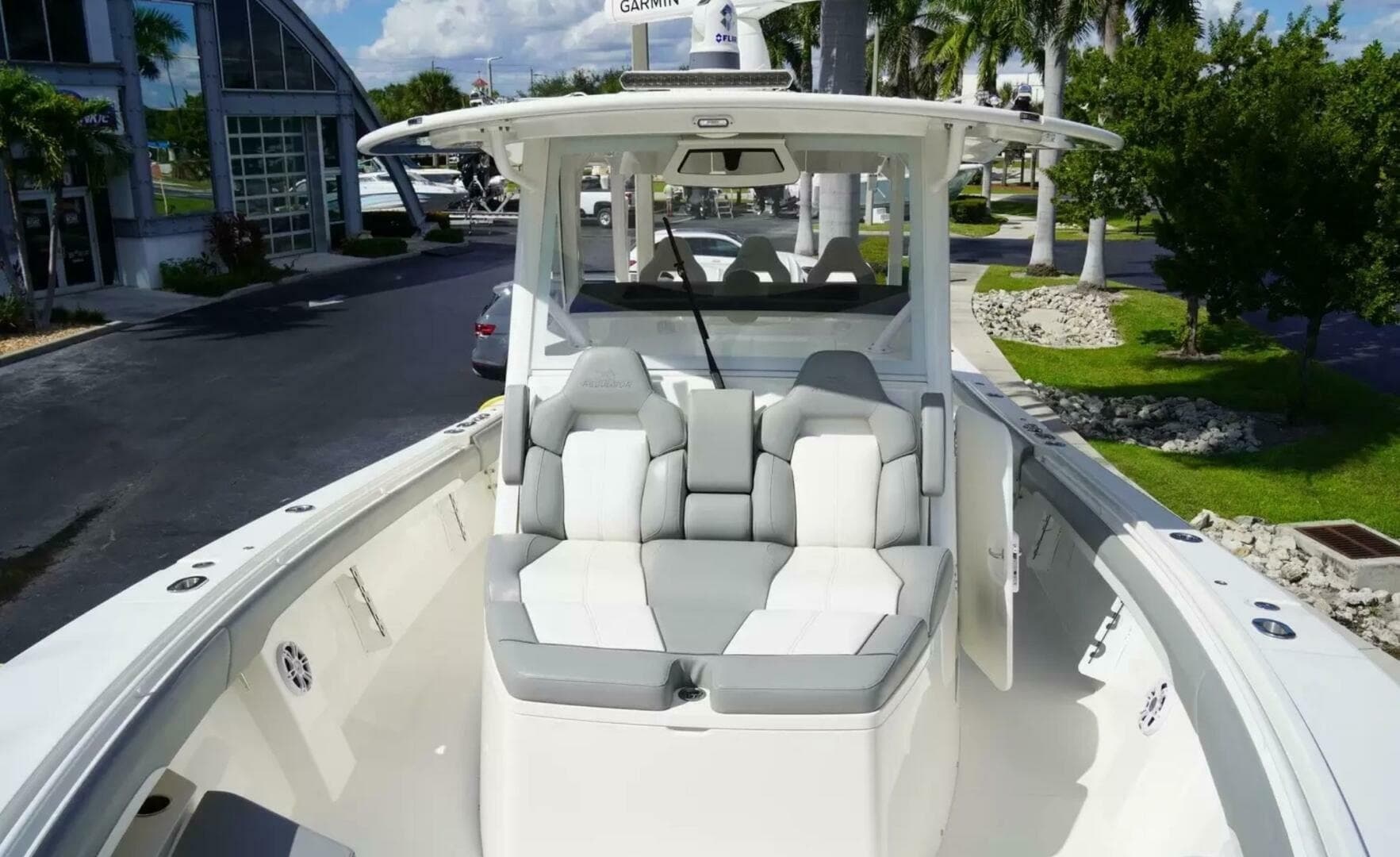 2023 Regulator 37