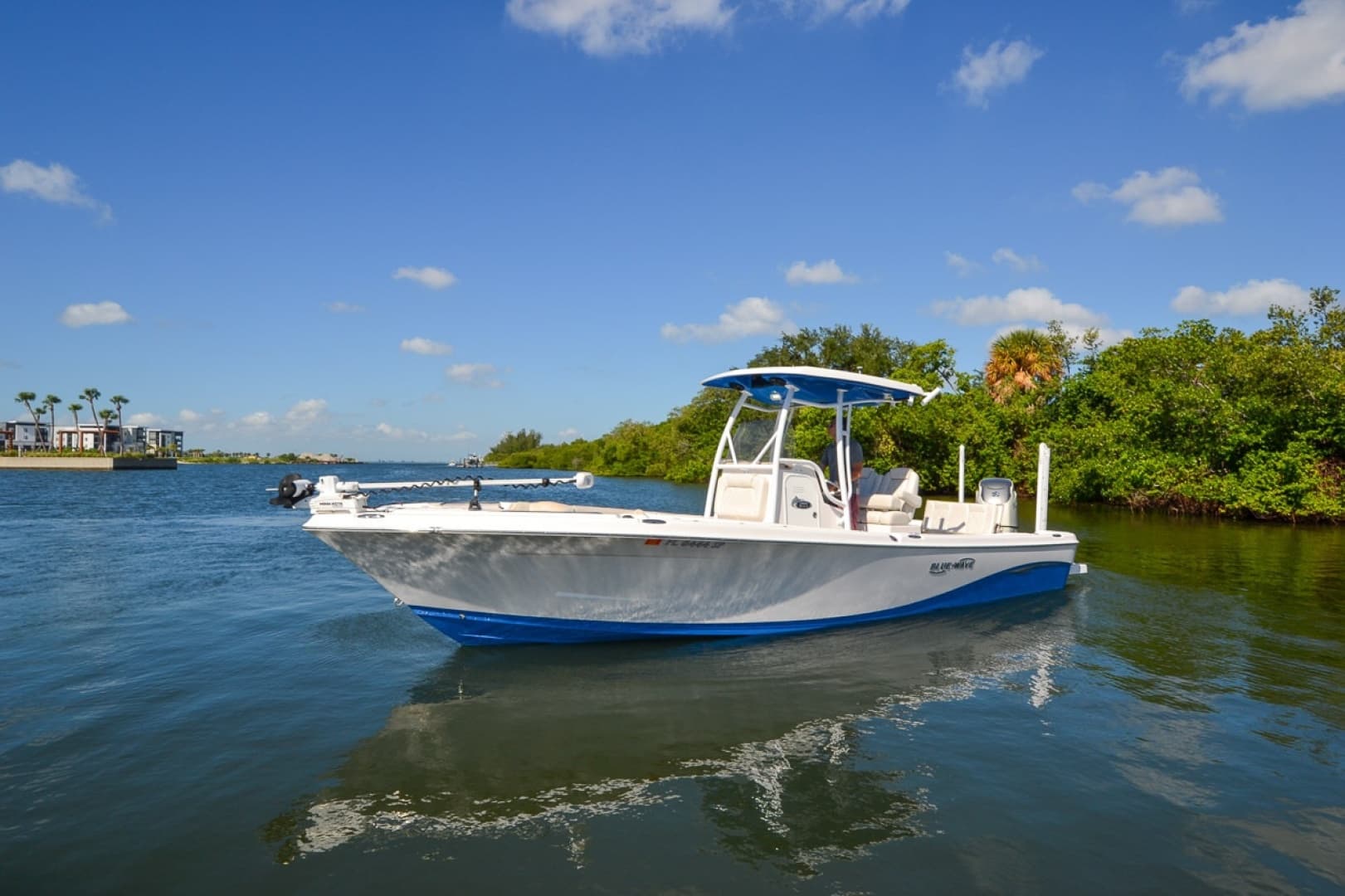 2020 Blue Wave 2800 Makaira