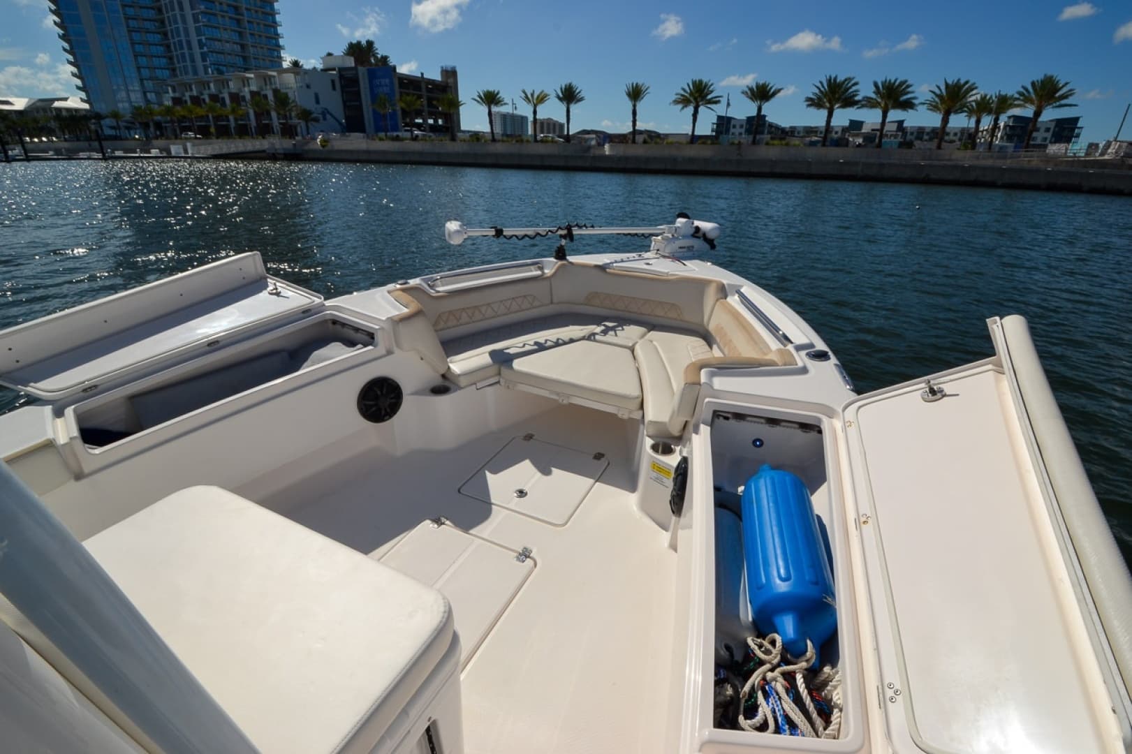 2020 Blue Wave 2800 Makaira