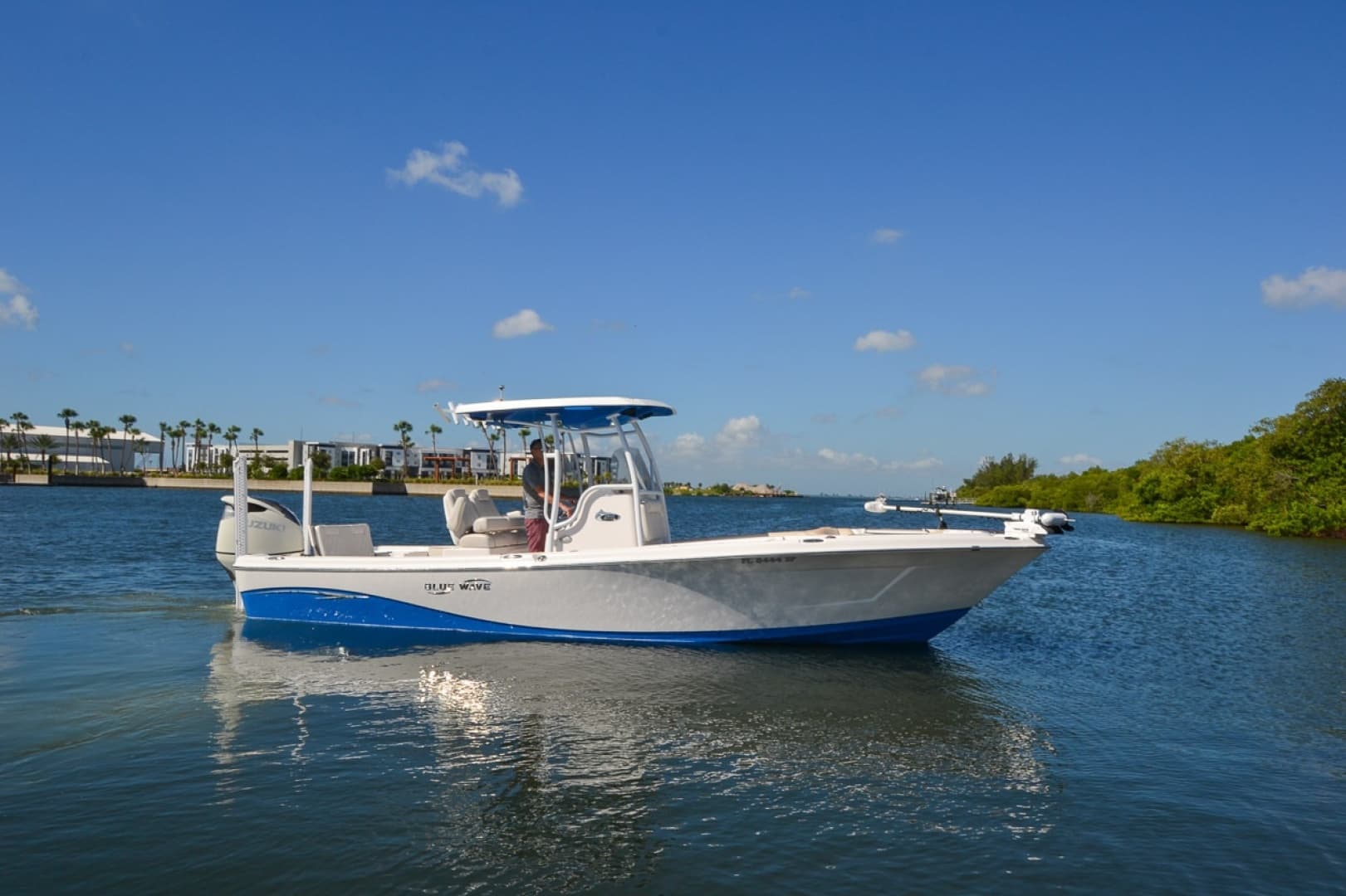 2020 Blue Wave 2800 Makaira