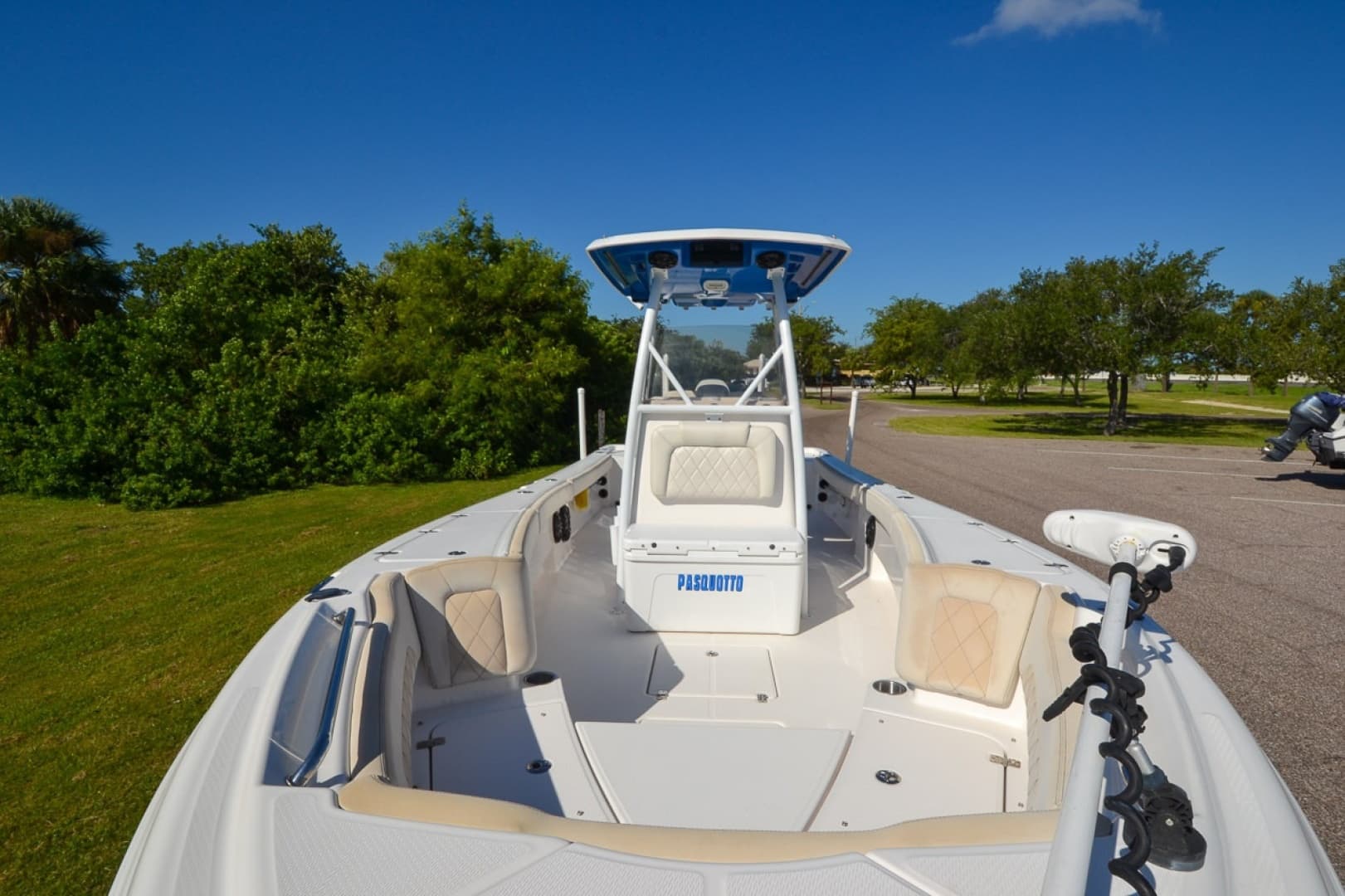 2020 Blue Wave 2800 Makaira