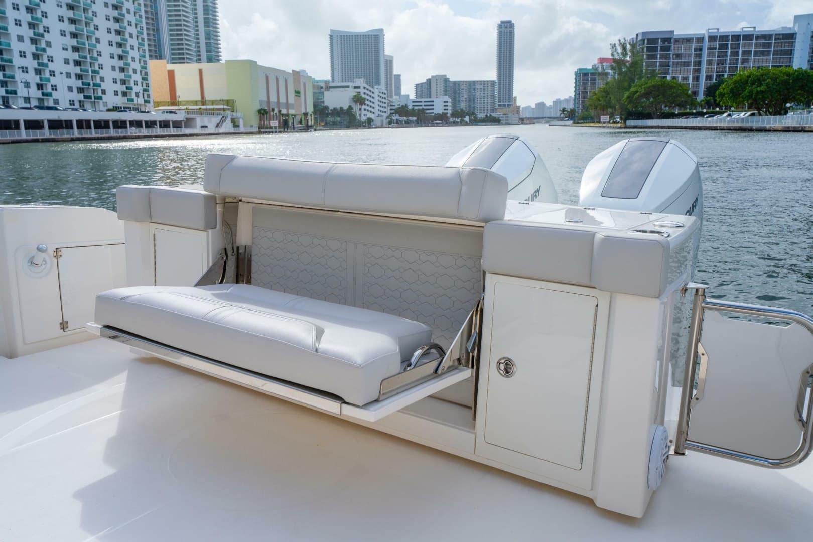 2024 Tiara Yachts 43 LS