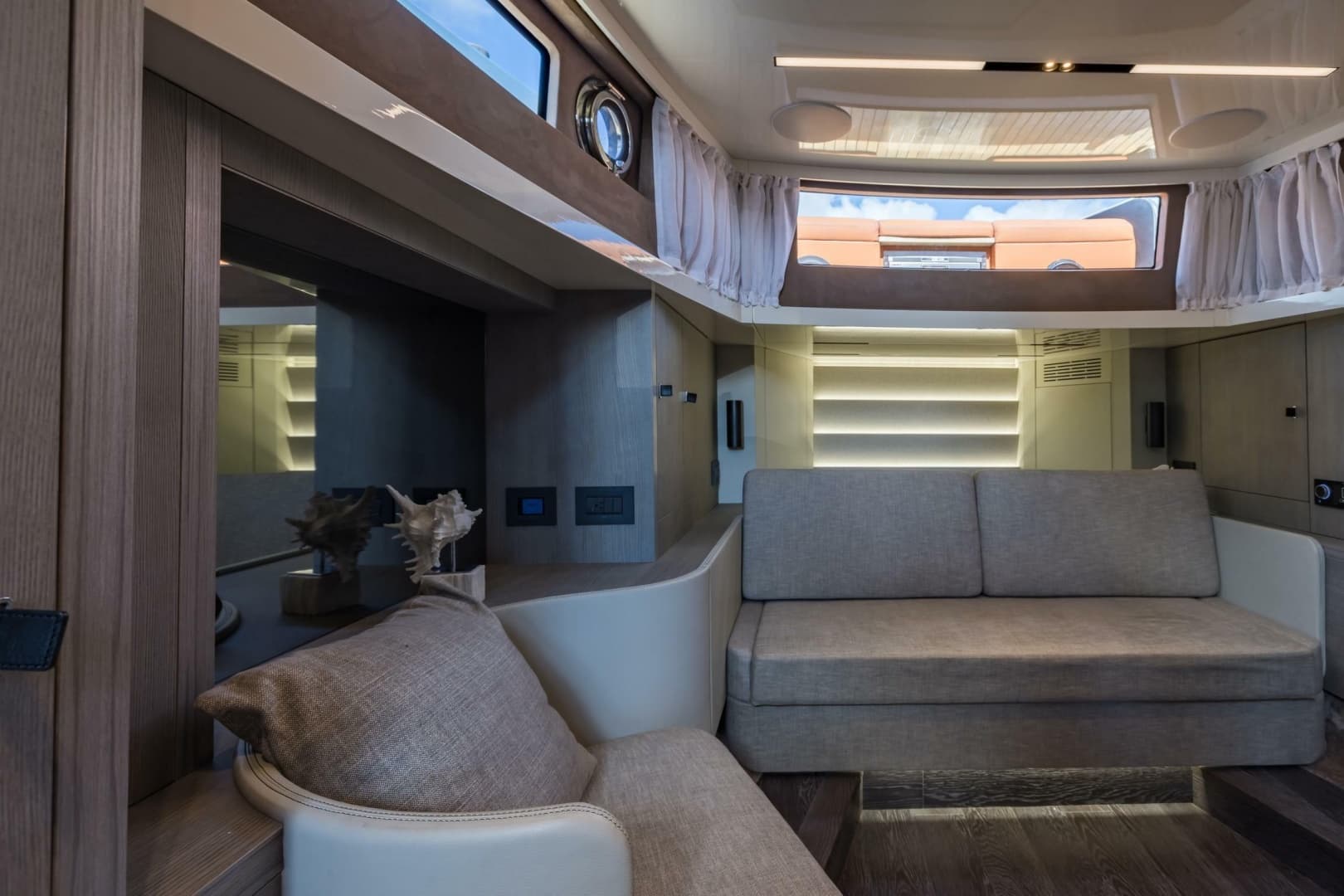 2022 Cranchi A46 Luxury Tender