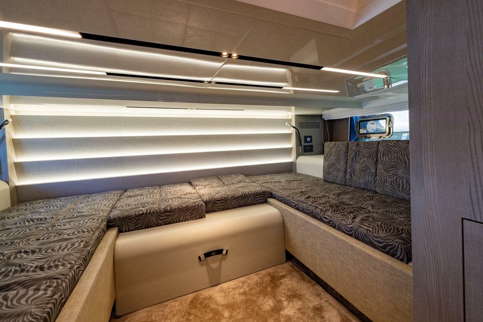 2022 Cranchi A46 Luxury Tender