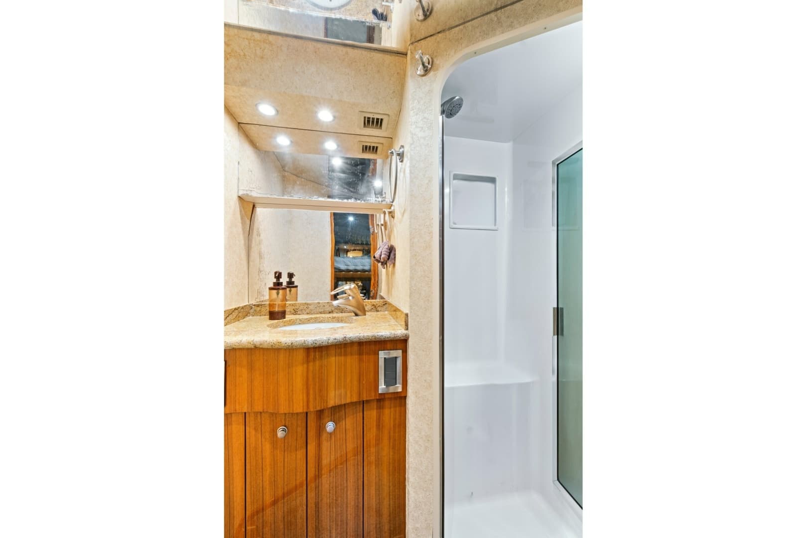 2008 Viking 74 Enclosed Bridge