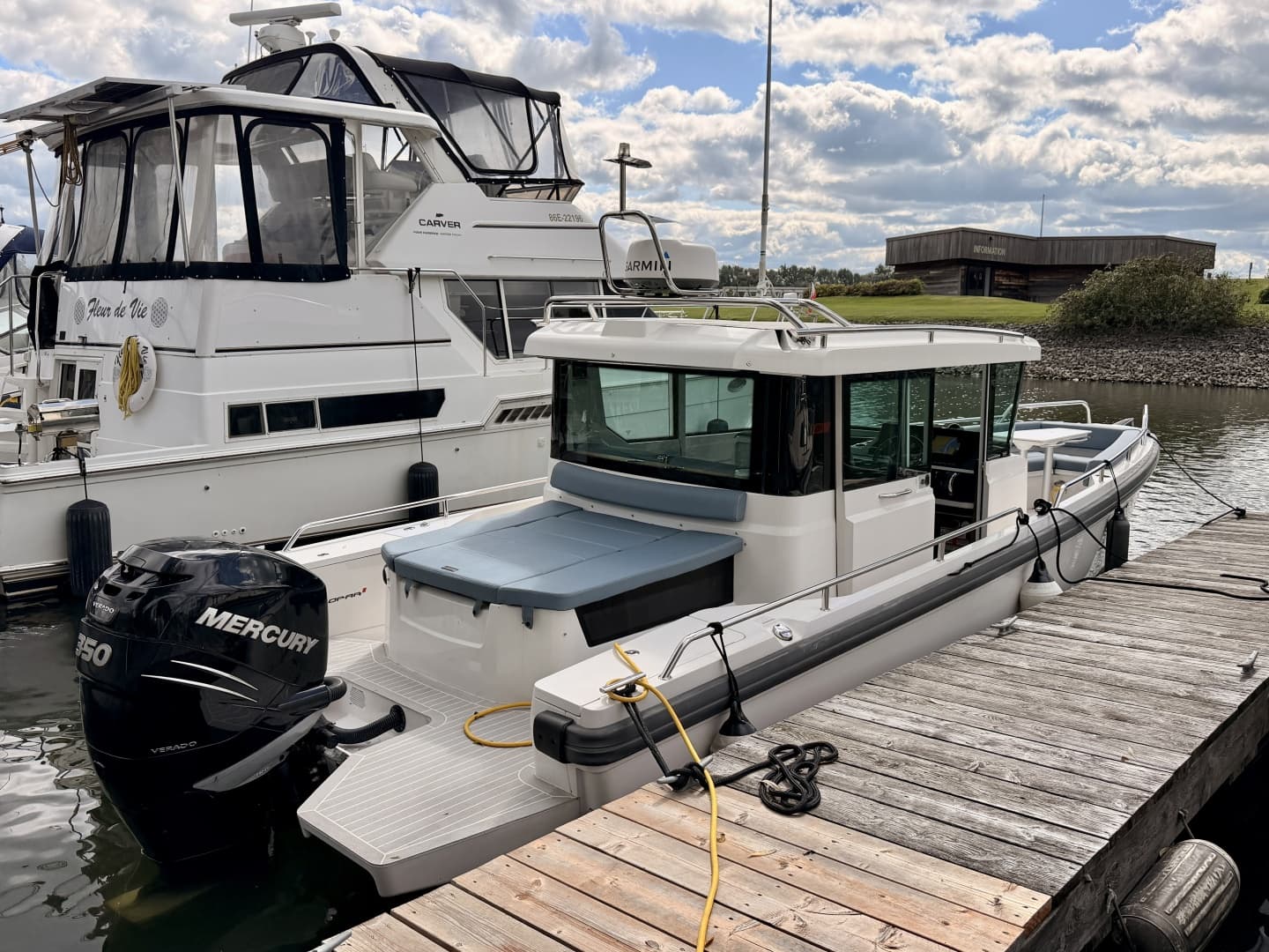 2018 Axopar 28 XC CROSS CABIN