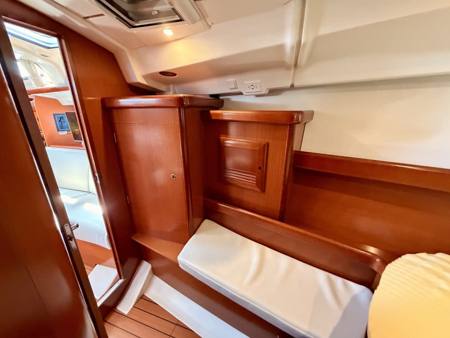 2006 Beneteau 423