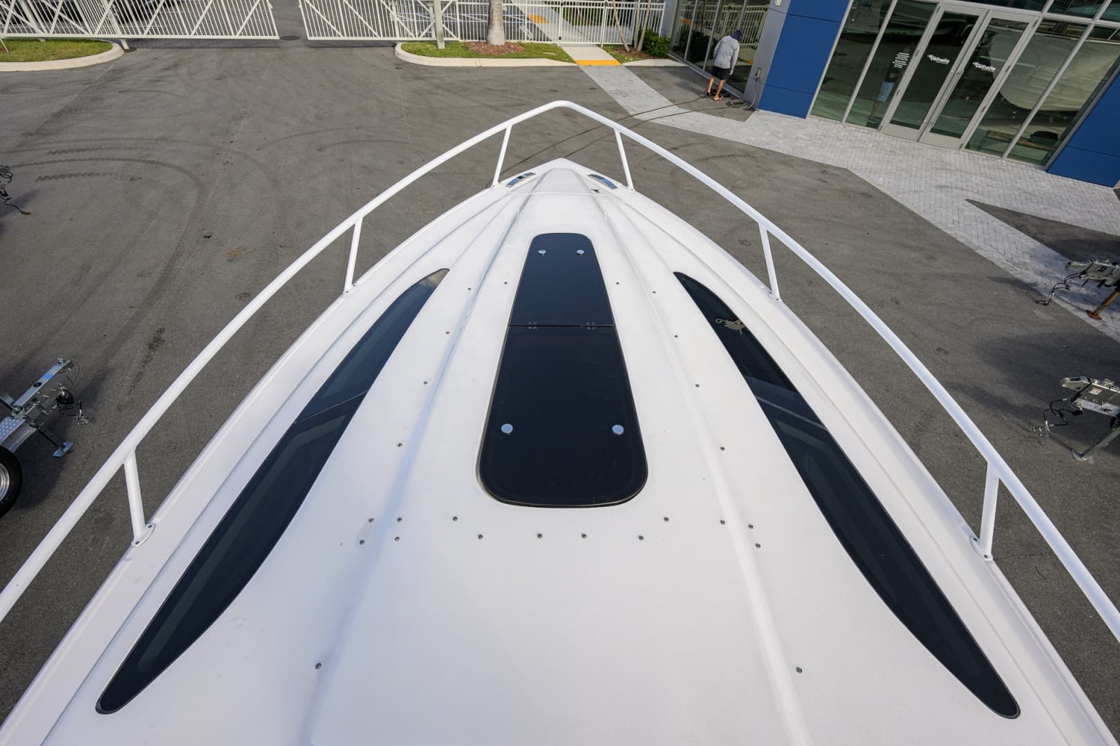 2022 Intrepid 409 Valor