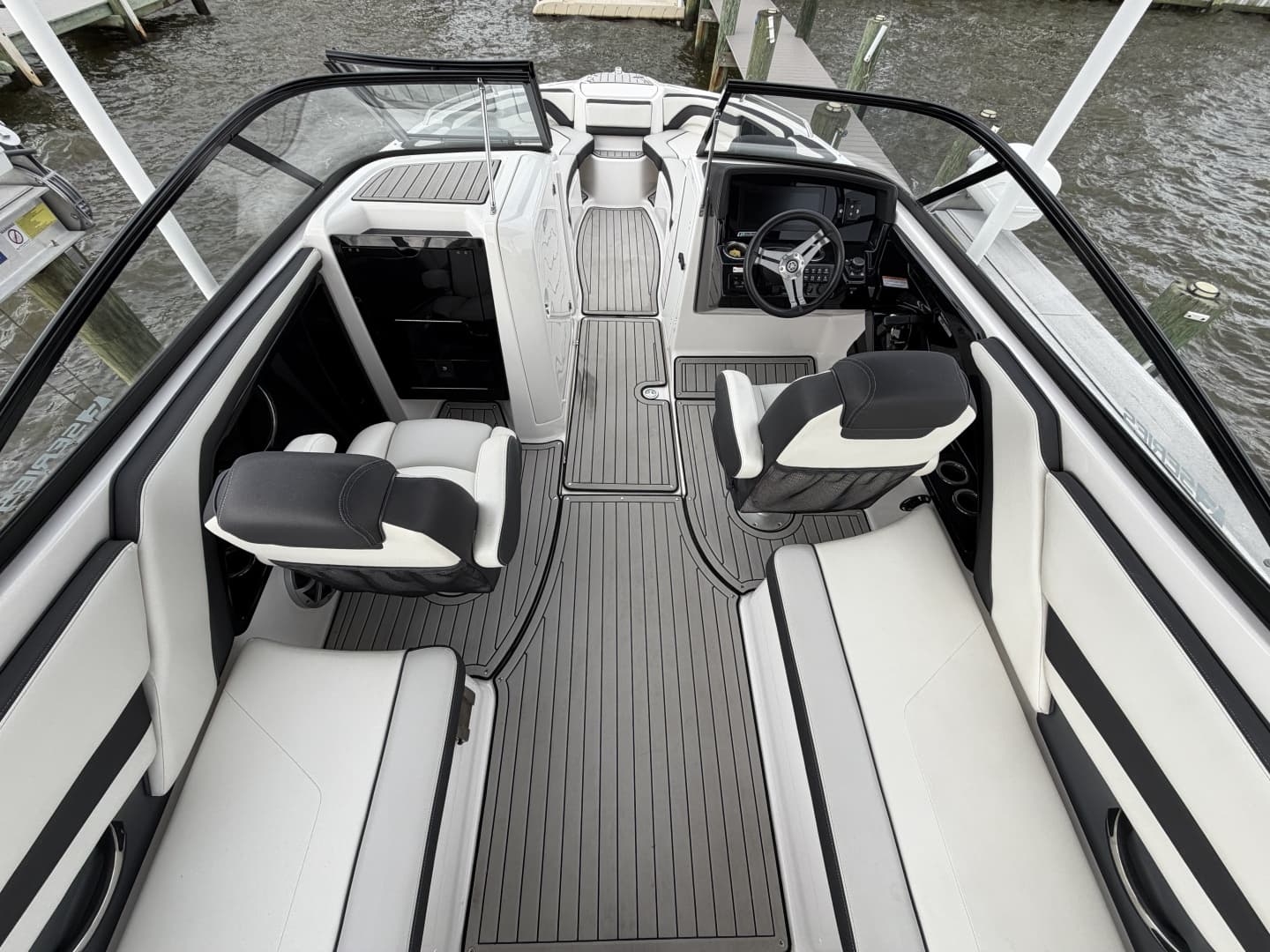 2020 Yamaha Boats 242 Limited S E-Series