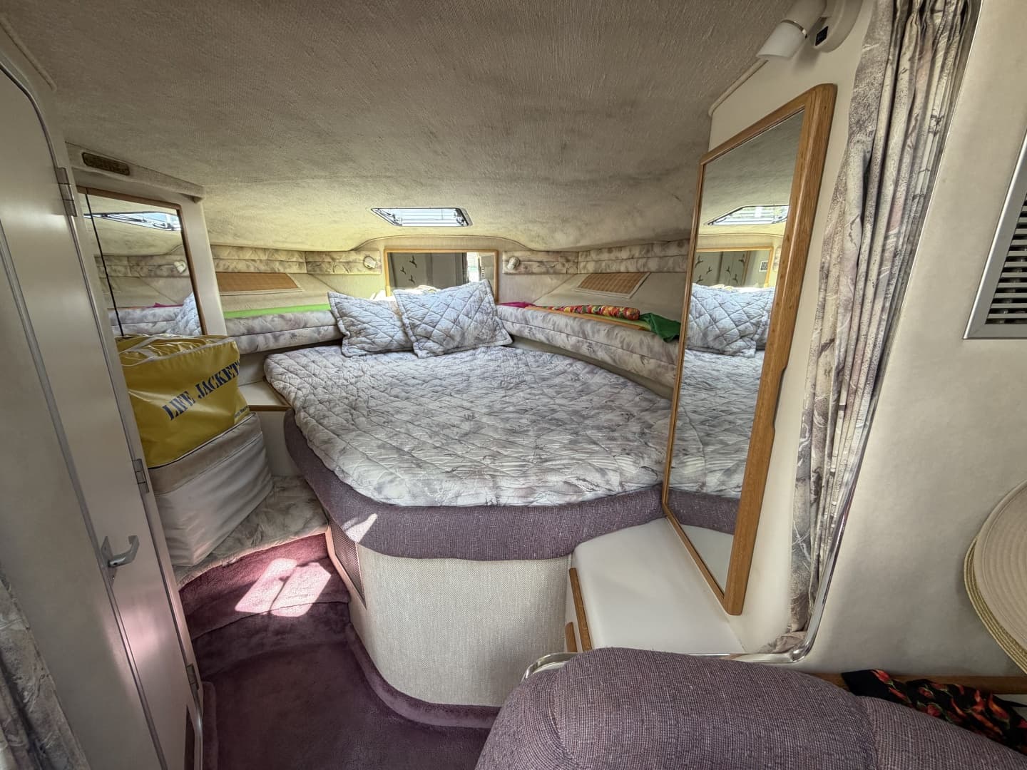 1993 Sea Ray 370 Express Cruiser