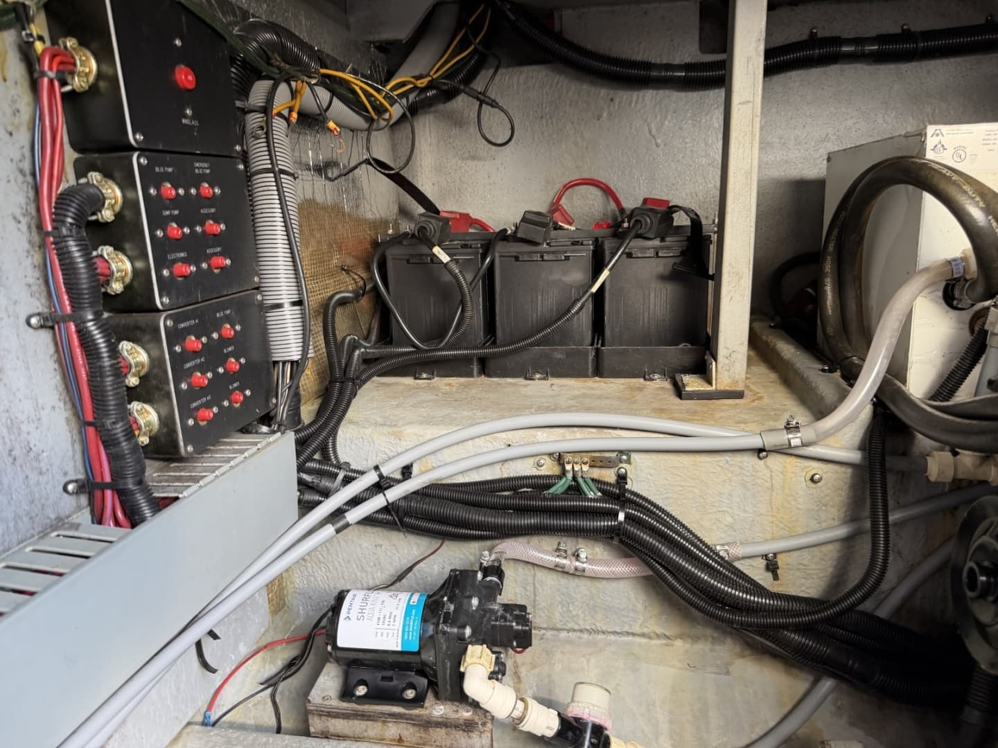 1993 Sea Ray 370 Express Cruiser
