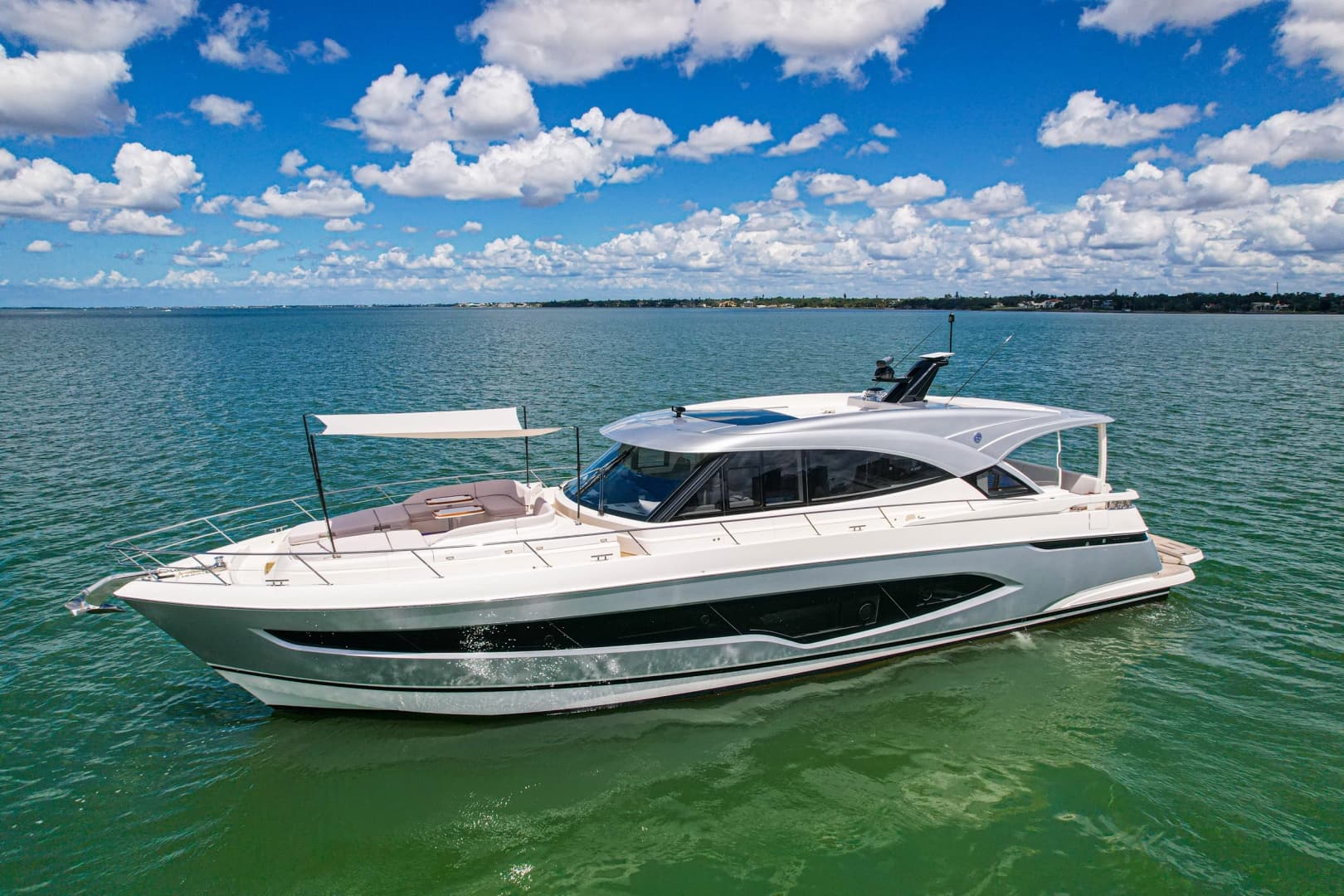 2025 Riviera 6800 Sport Yacht Platinum Edition