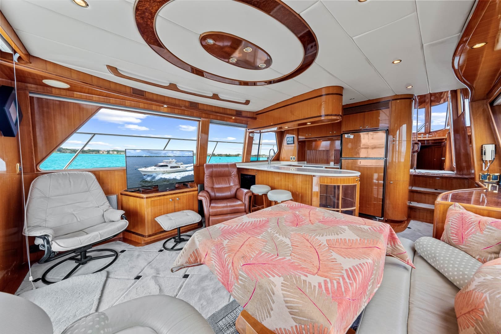2005 Hampton 558 Pilothouse