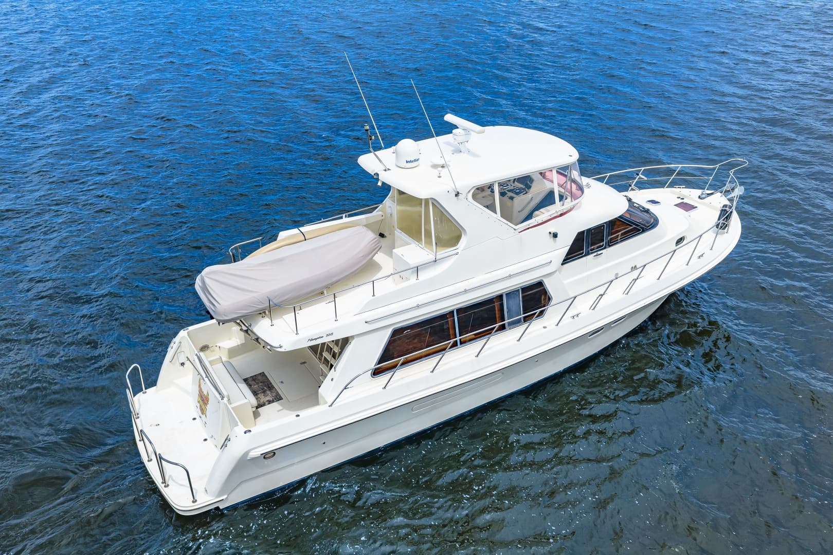 2005 Hampton 558 Pilothouse