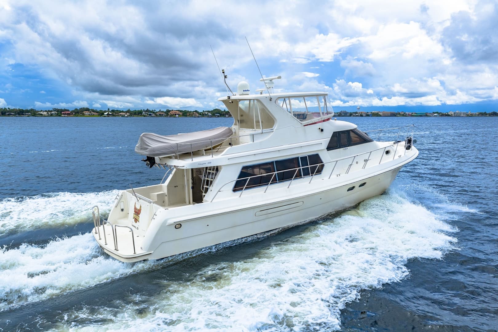 2005 Hampton 558 Pilothouse