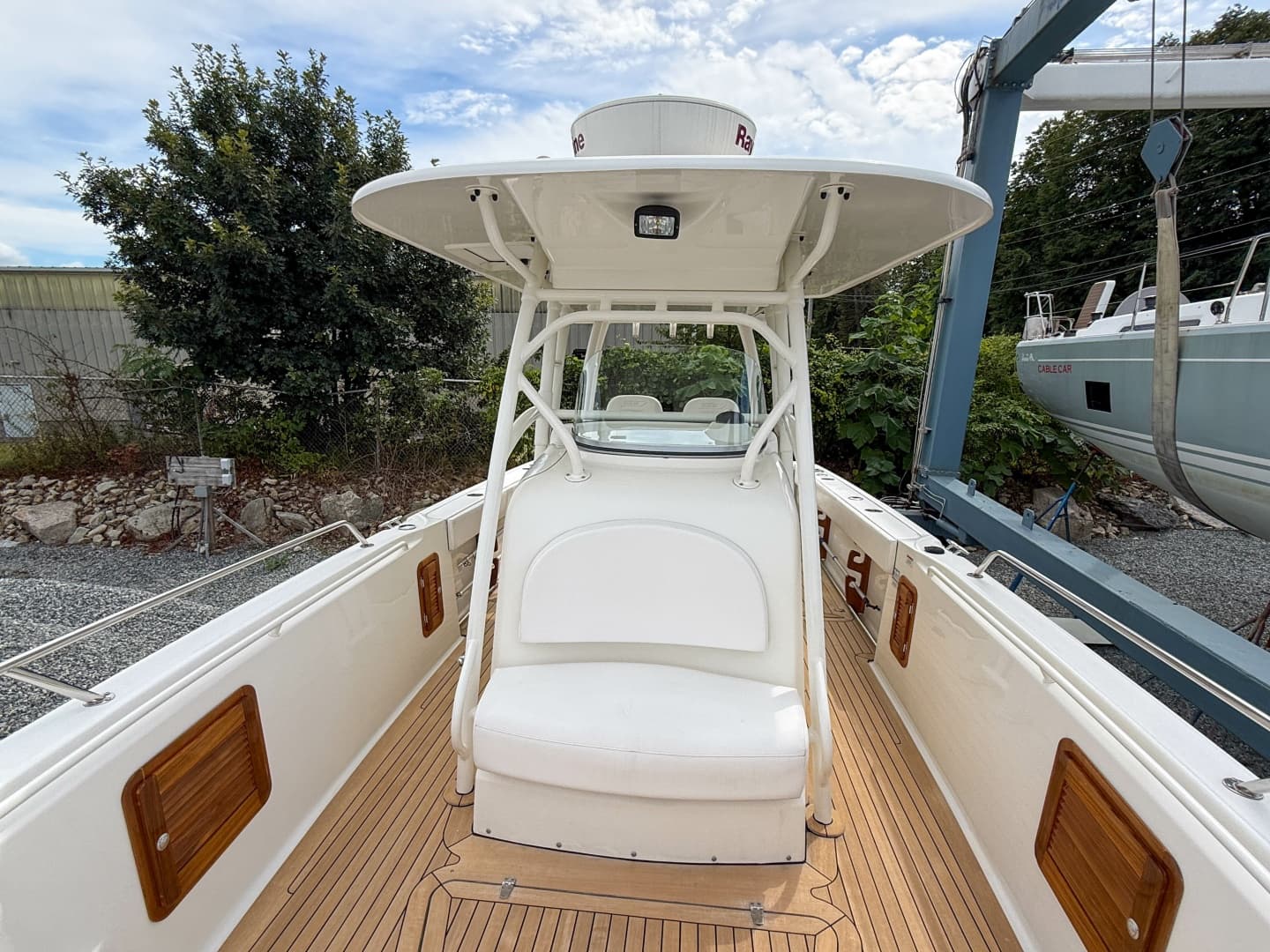 2013 Boston Whaler Justice 32