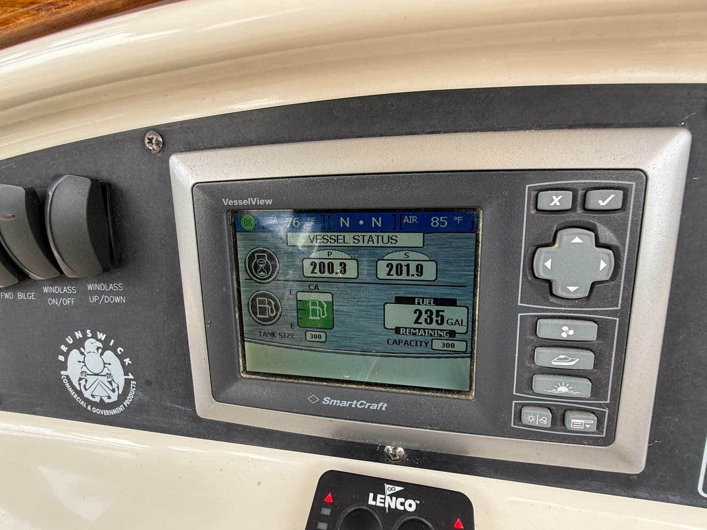 2013 Boston Whaler Justice 32