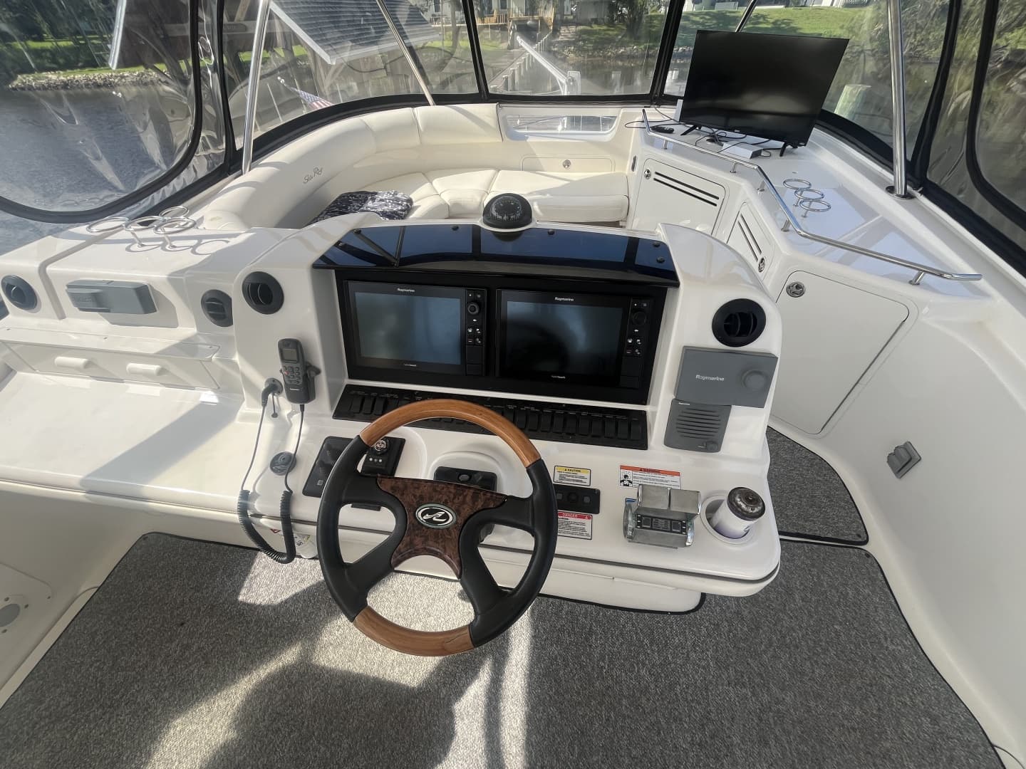 2006 Sea Ray 58 Sedan Bridge