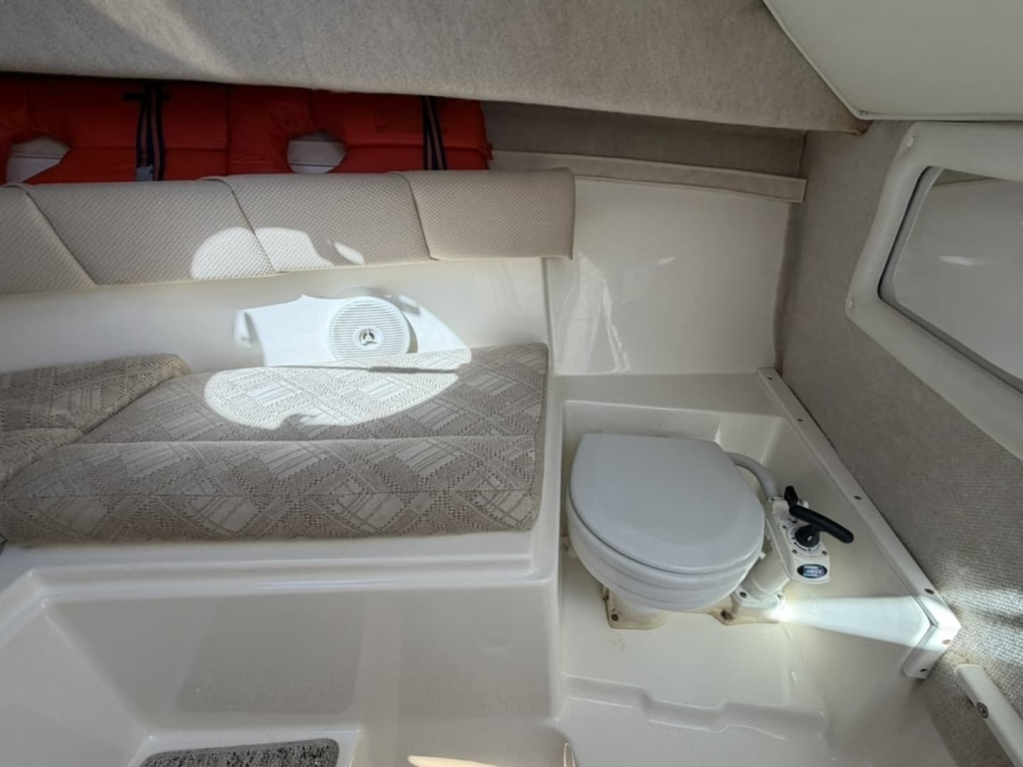 2008 Seaswirl Striper 2301 Walkaround I/O