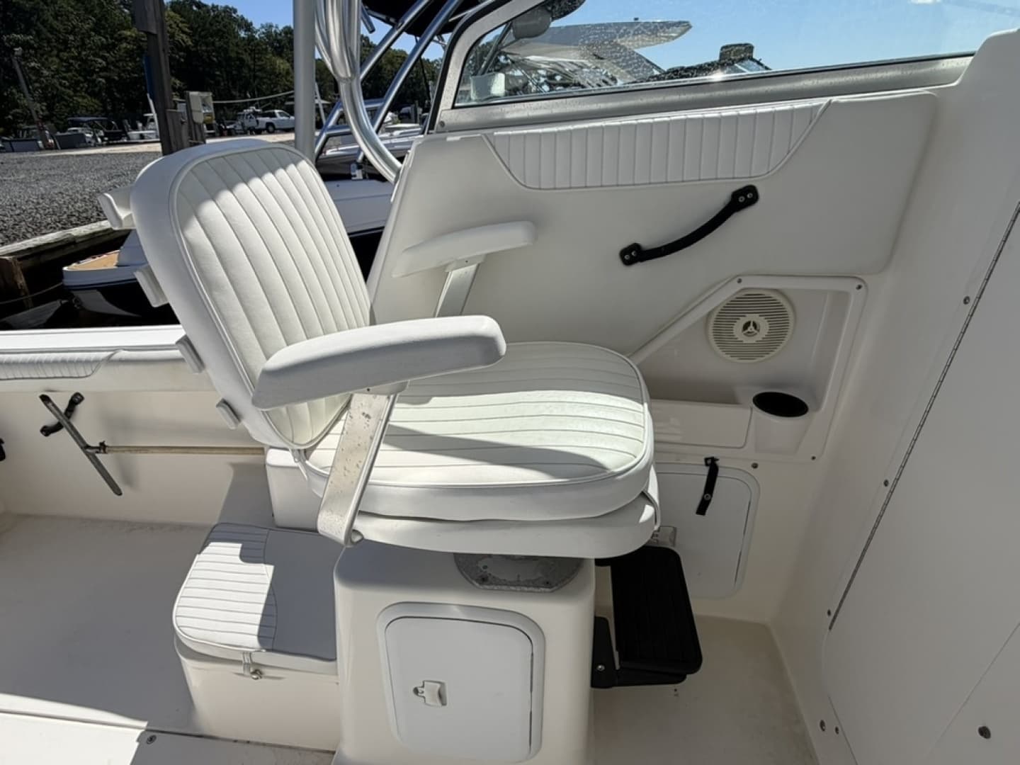 2008 Seaswirl Striper 2301 Walkaround I/O