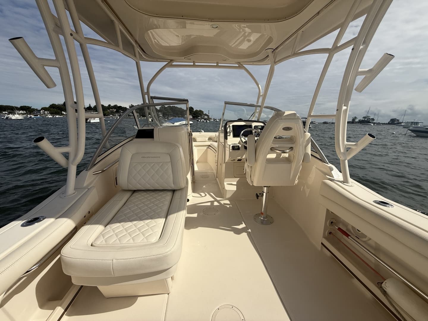 2018 Grady-White 235 Freedom