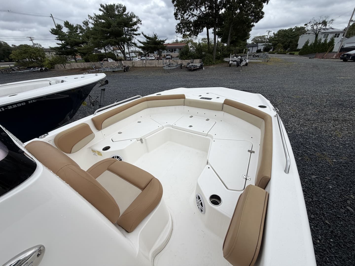 2023 NauticStar 211 Hybrid
