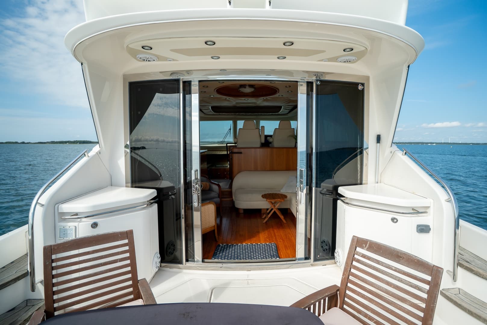 2009 Tiara Yachts 5800 Sovran