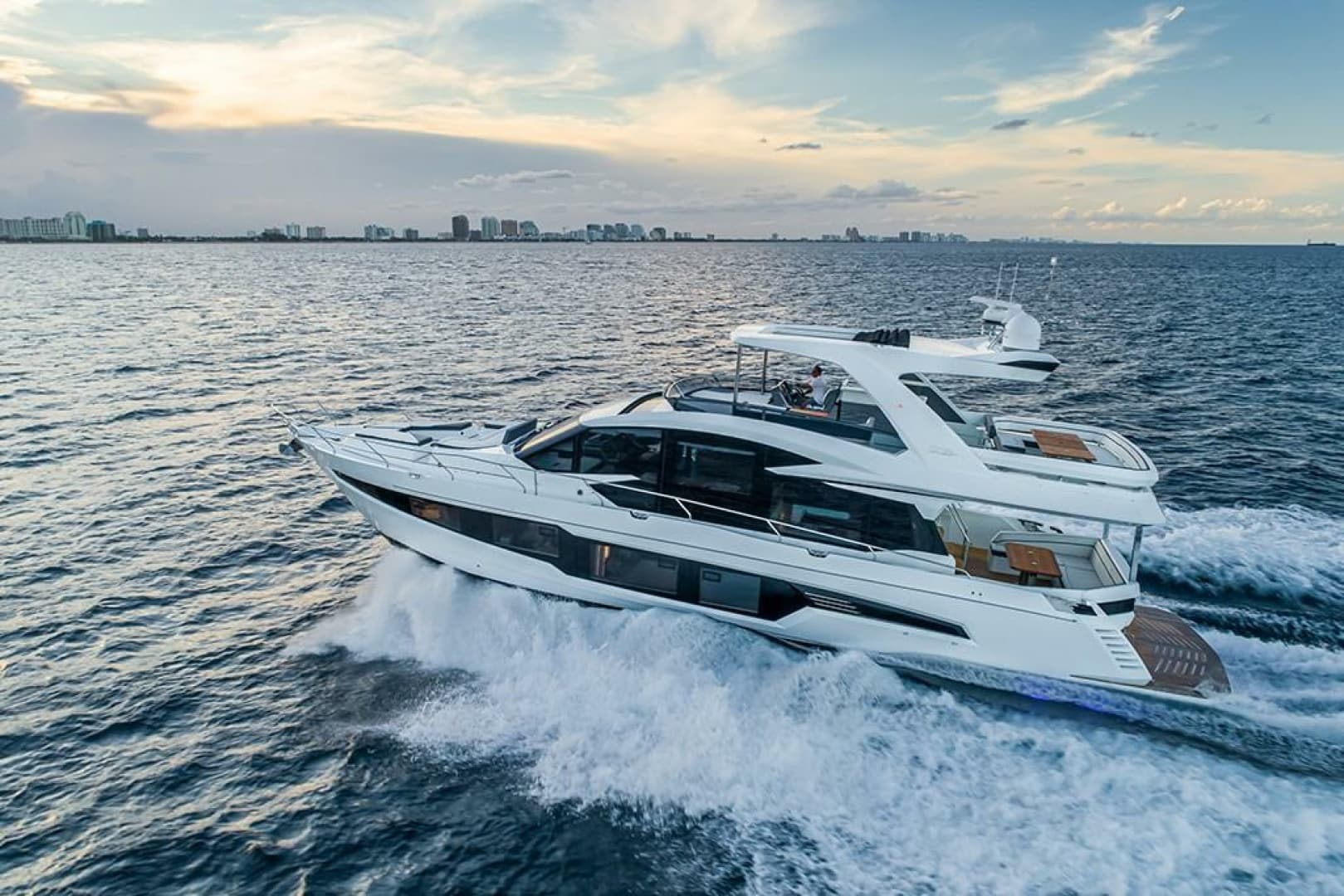 2025 Galeon 680 FLY