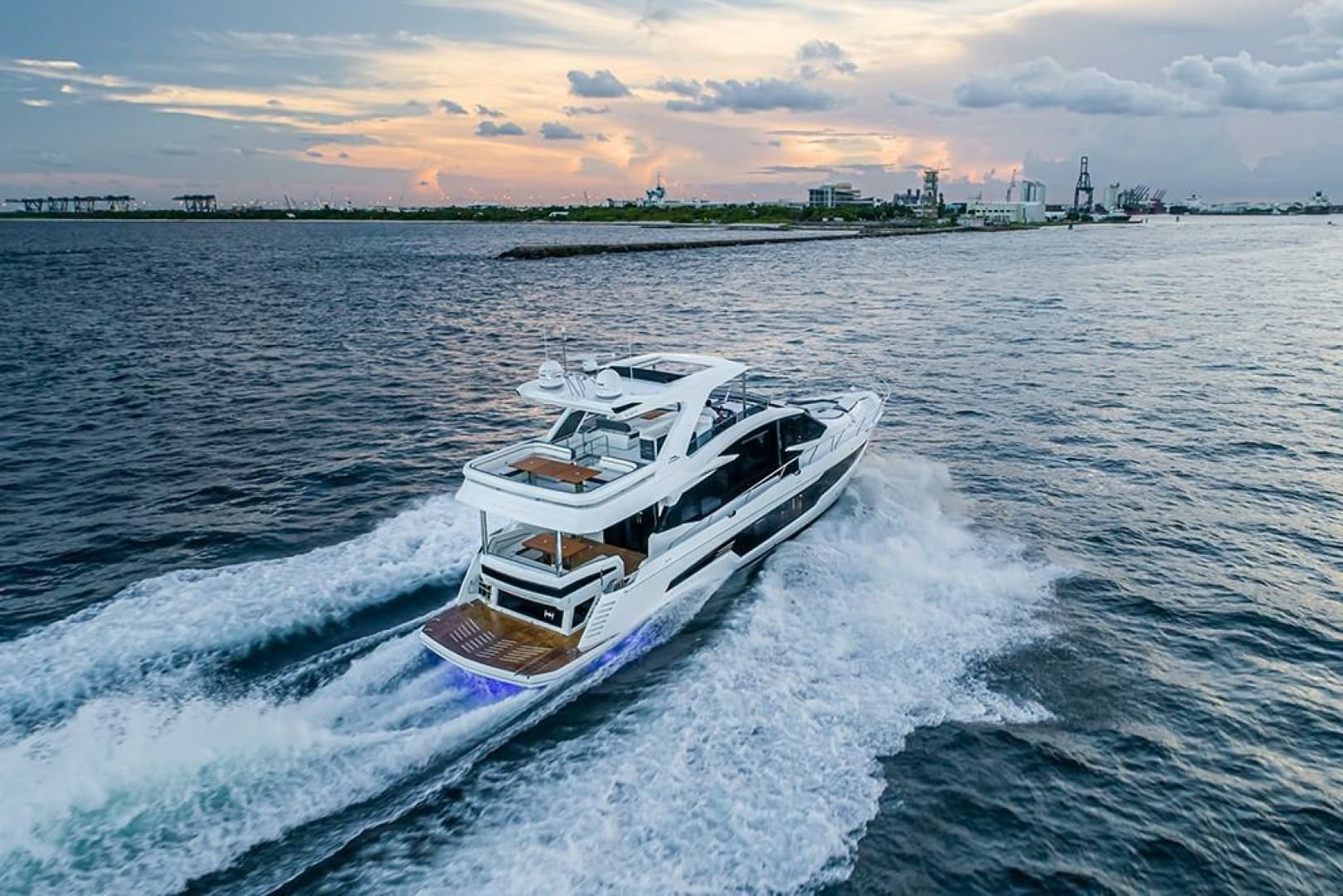 2025 Galeon 680 FLY
