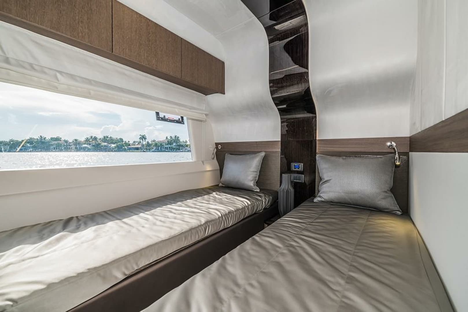 2025 Galeon 680 FLY