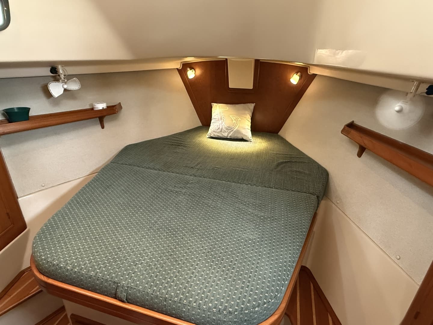 2005 Island Packet 370