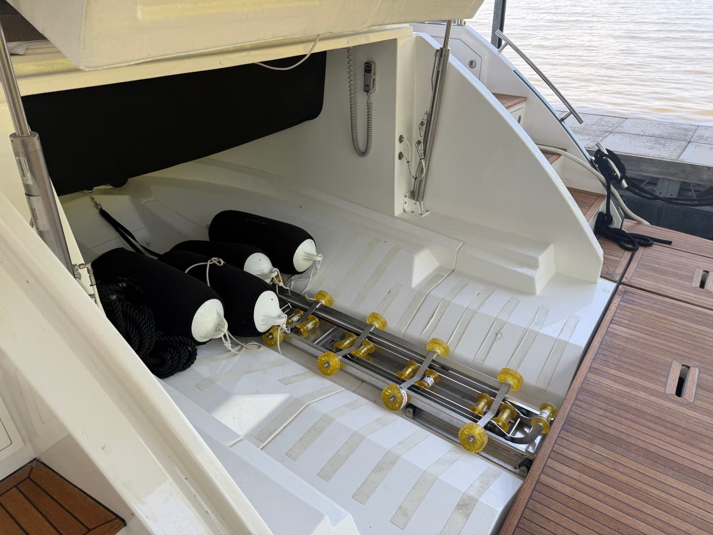 2023 Azimut S6
