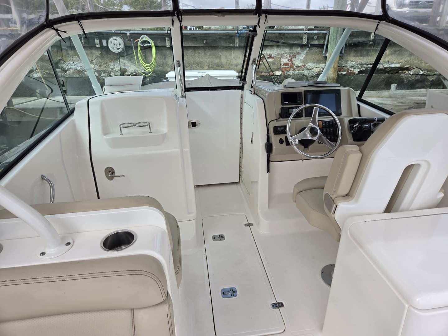 2017 Pursuit 265 DC