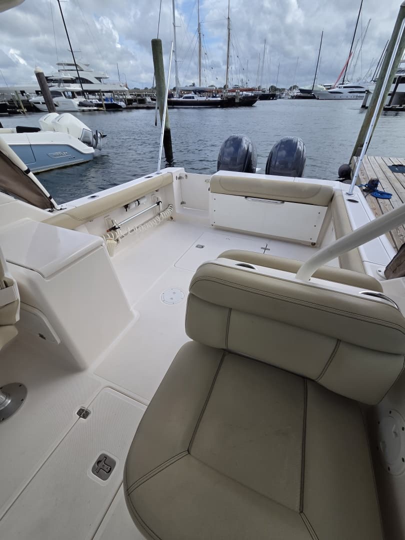 2017 Pursuit 265 DC