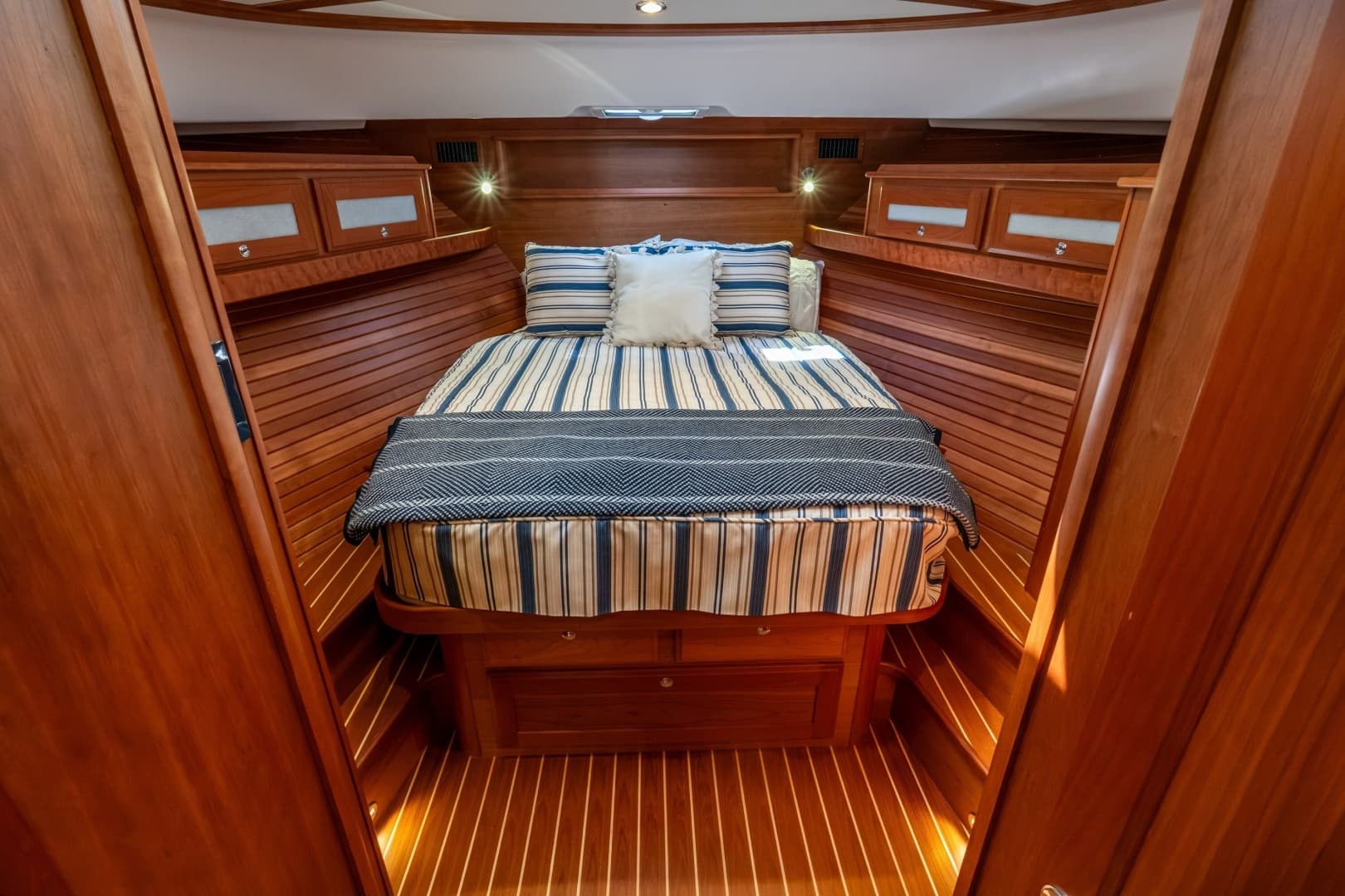 2023 Sabre 45 Salon Express