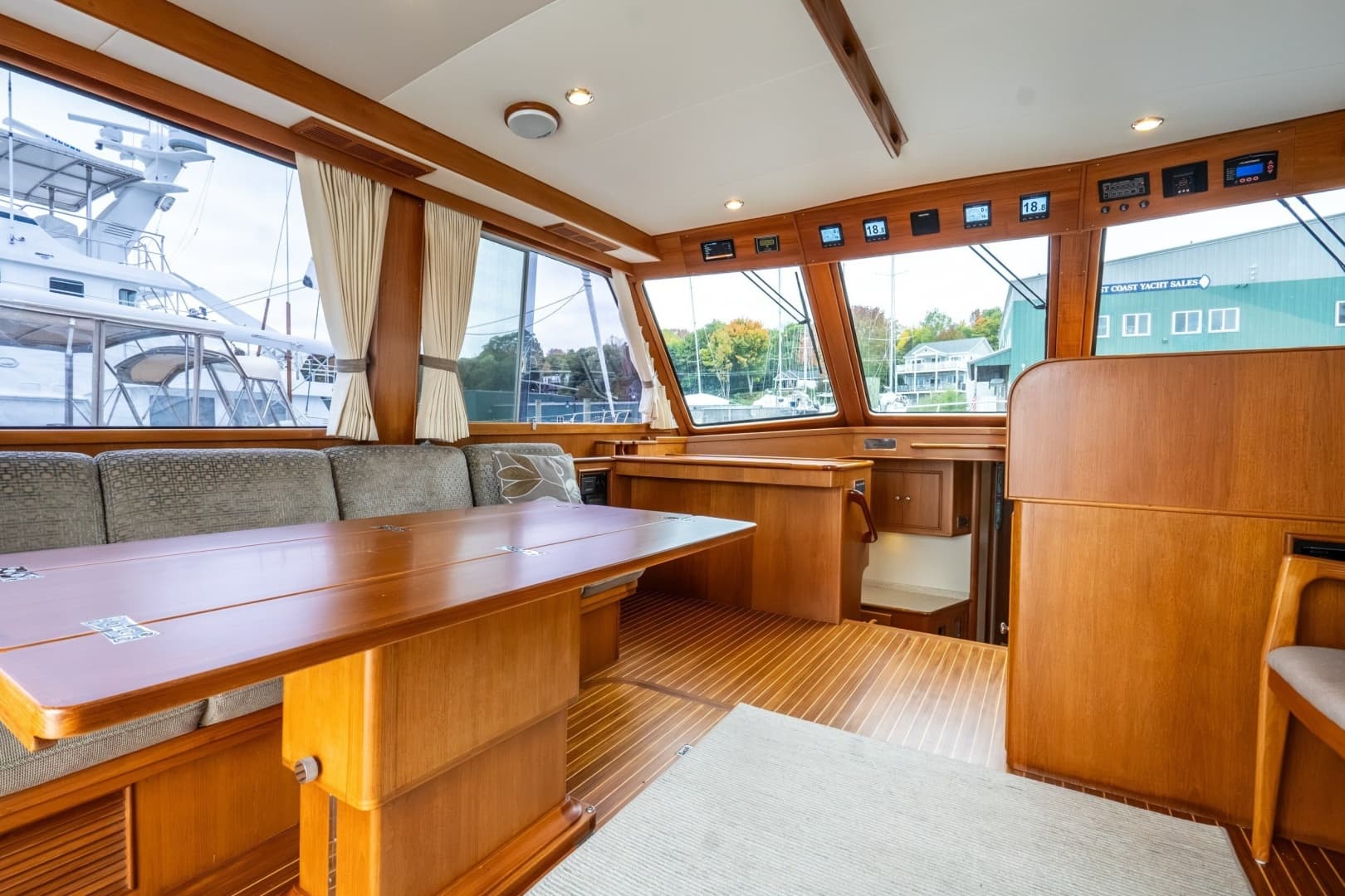 2003 Grand Banks 54
