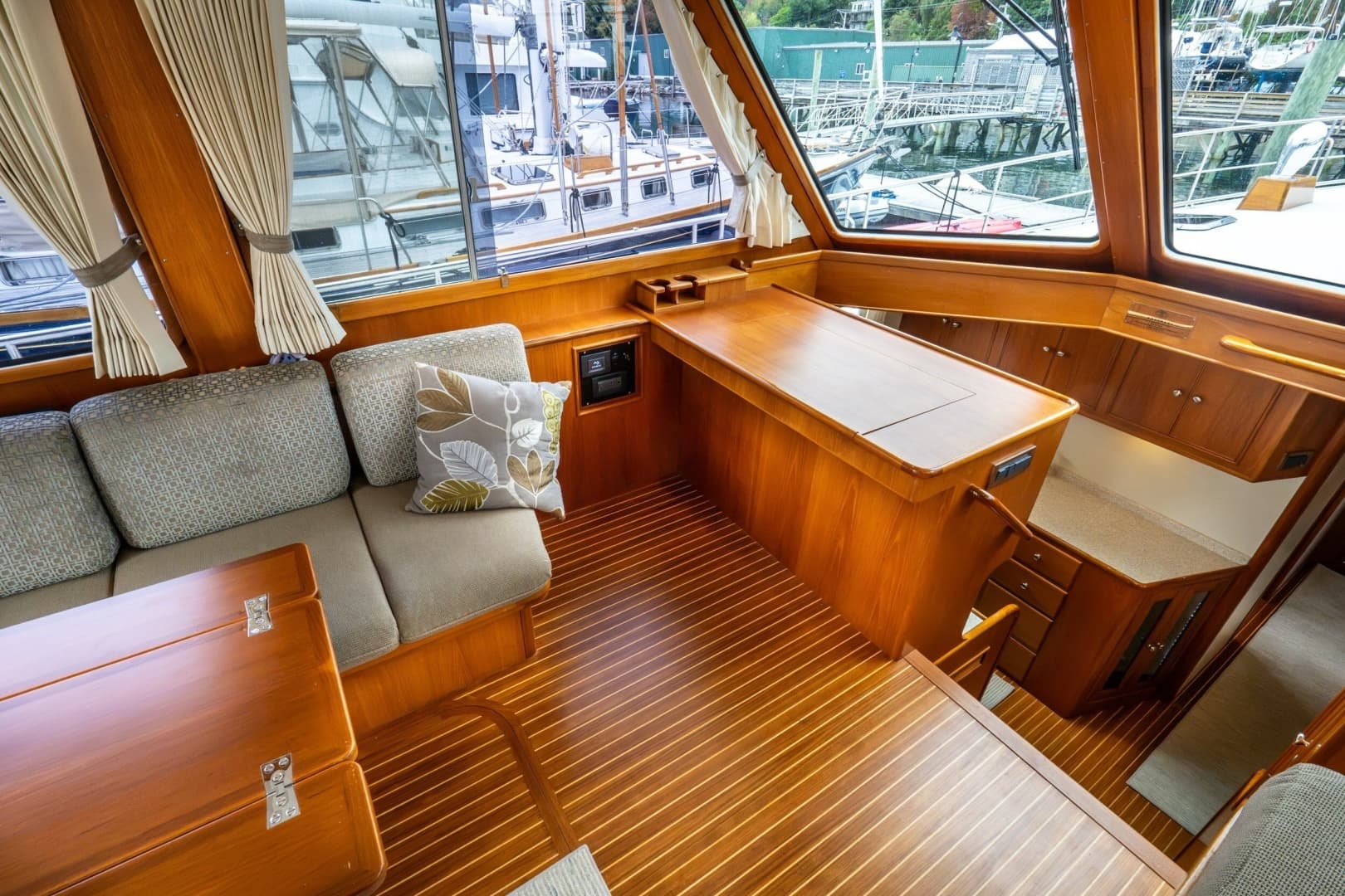 2003 Grand Banks 54