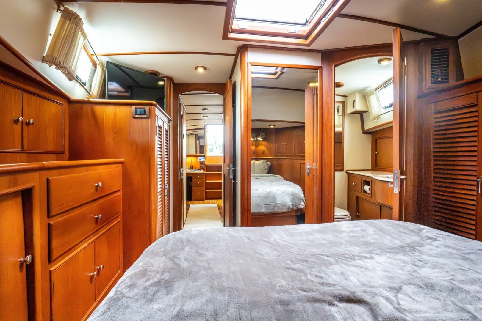 2003 Grand Banks 54