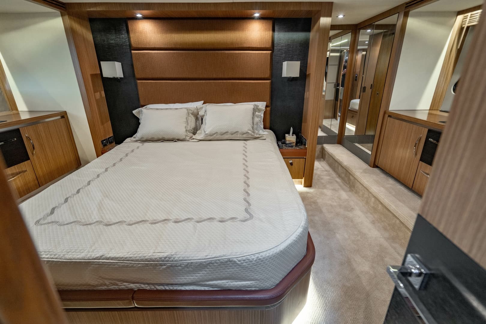 2017 Sea Ray L65