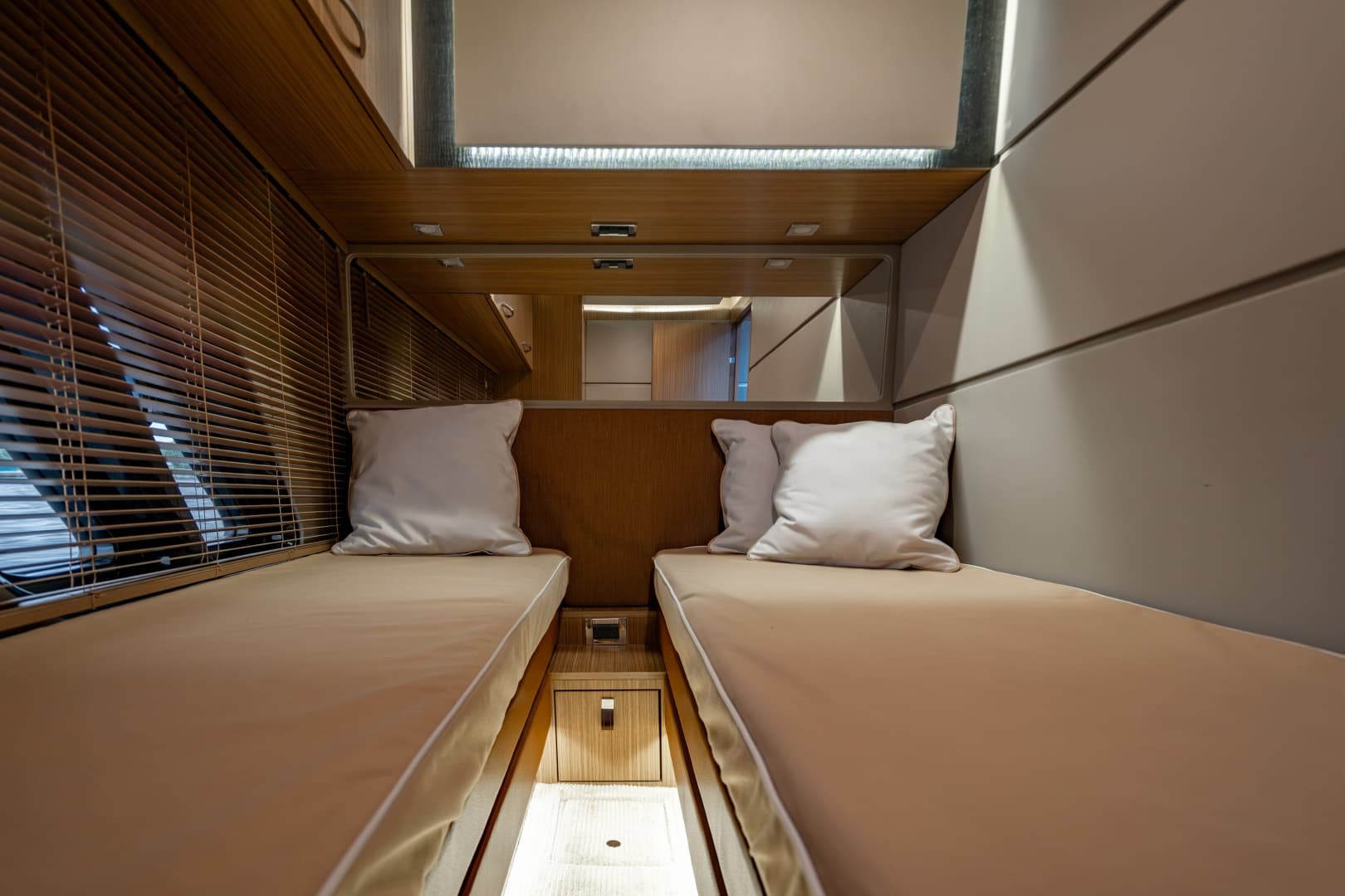 2017 Sea Ray L65