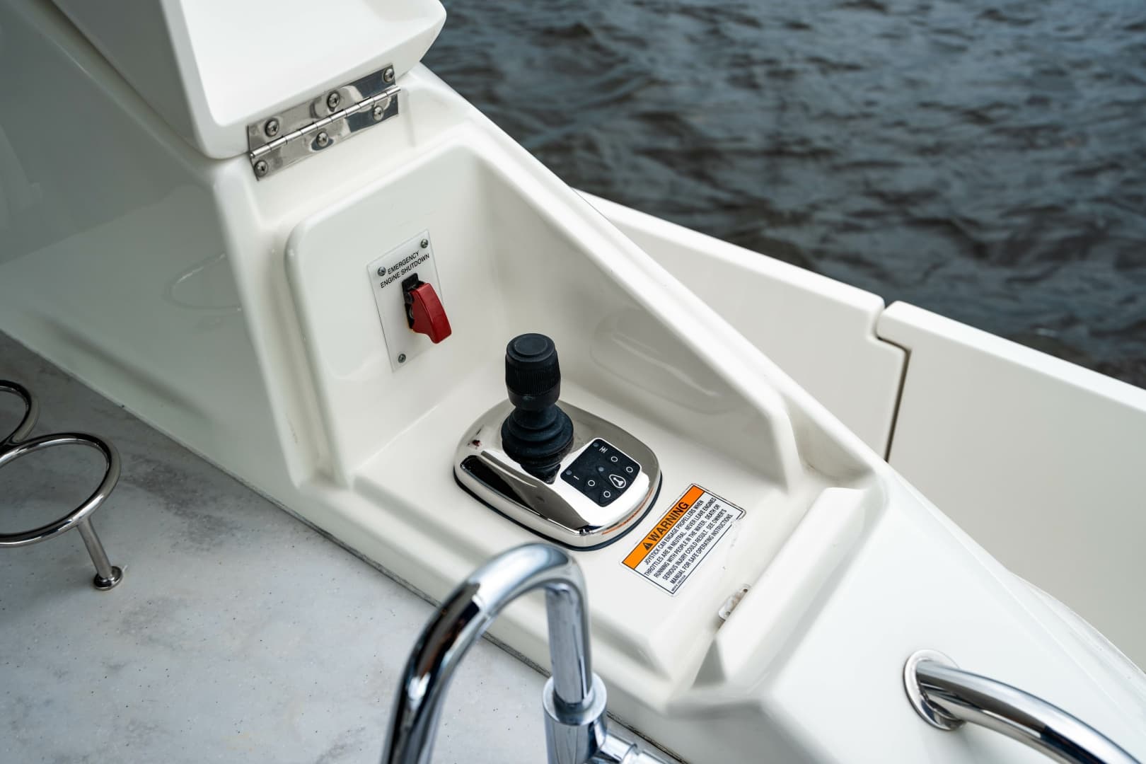 2017 Sea Ray L65