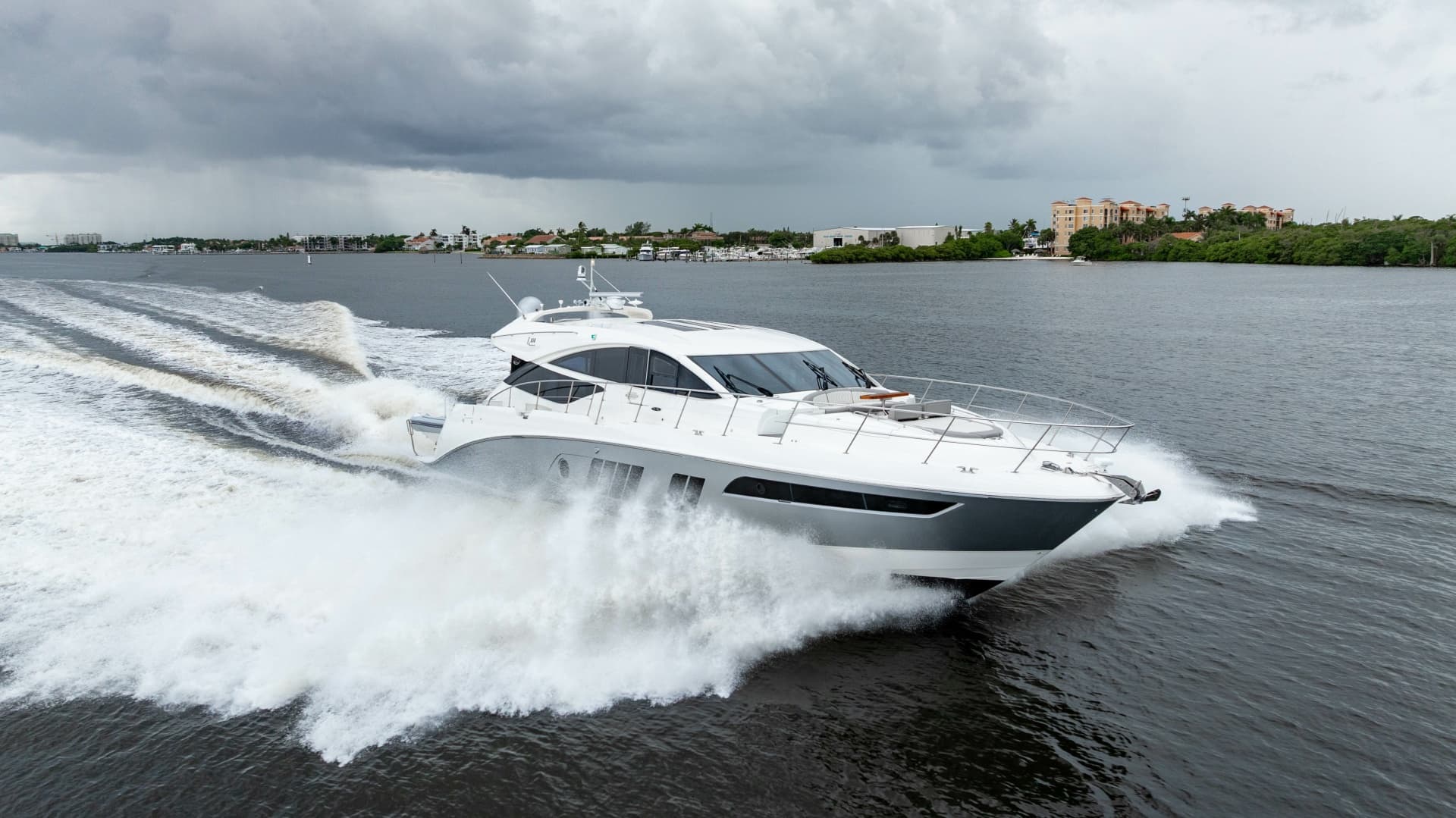 2017 Sea Ray L65