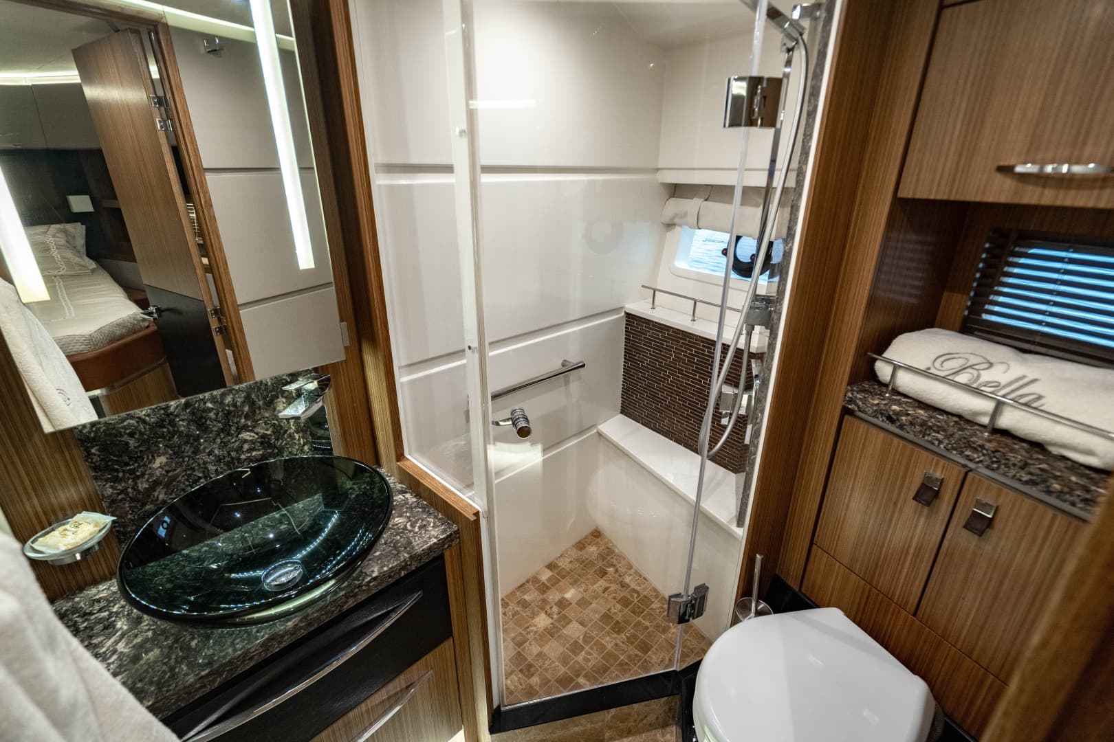 2017 Sea Ray L65